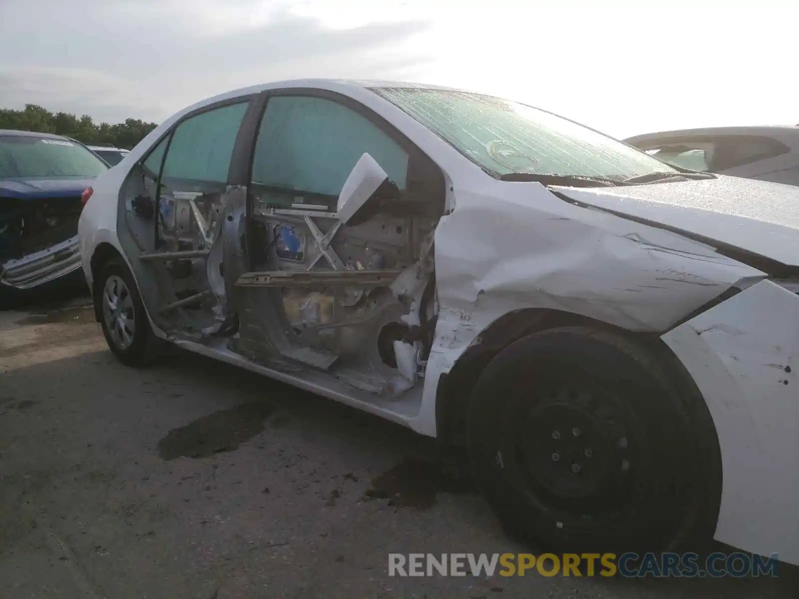 9 Photograph of a damaged car 2T1BURHE1KC171432 TOYOTA COROLLA 2019
