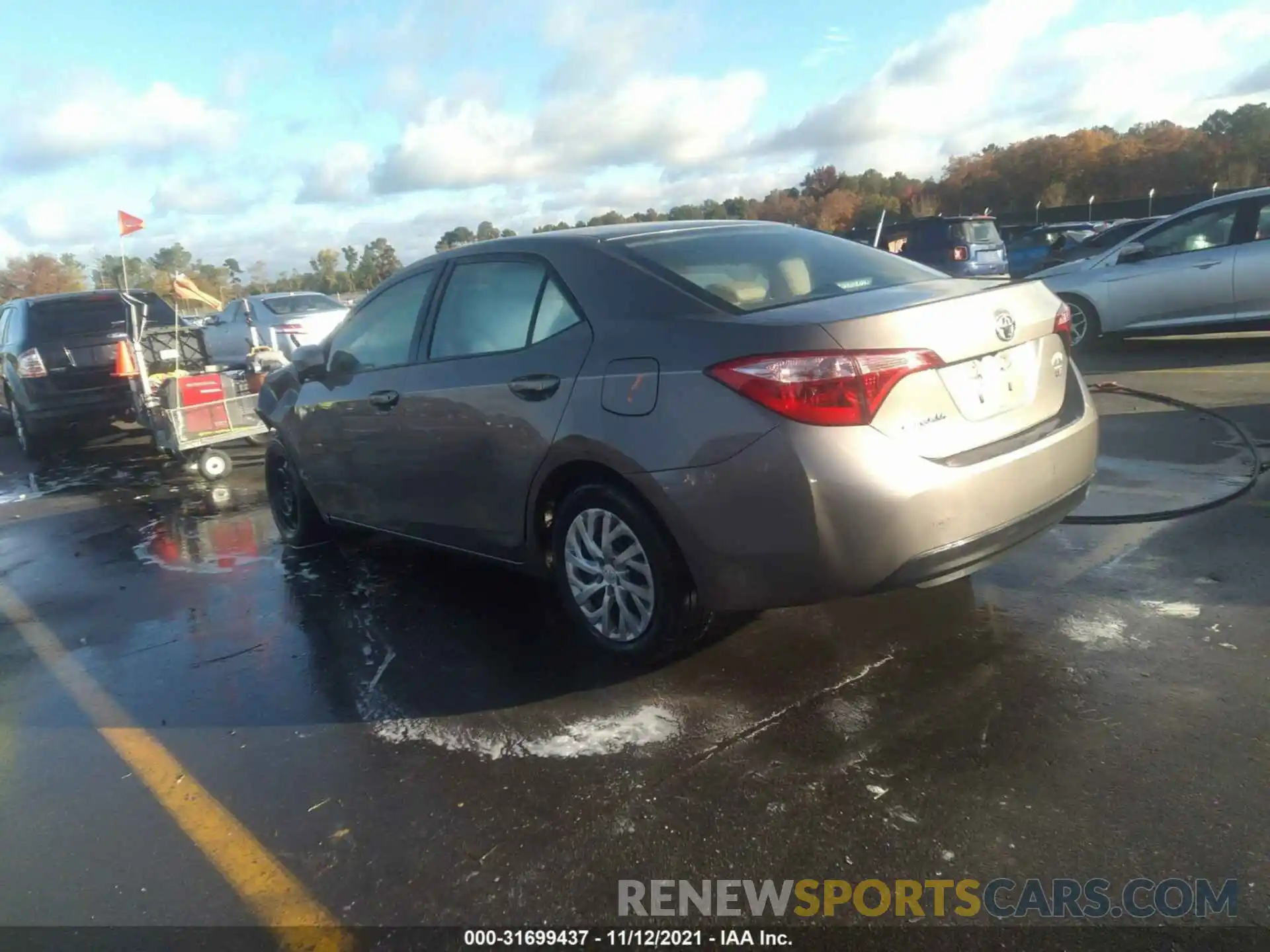 3 Photograph of a damaged car 2T1BURHE1KC171849 TOYOTA COROLLA 2019