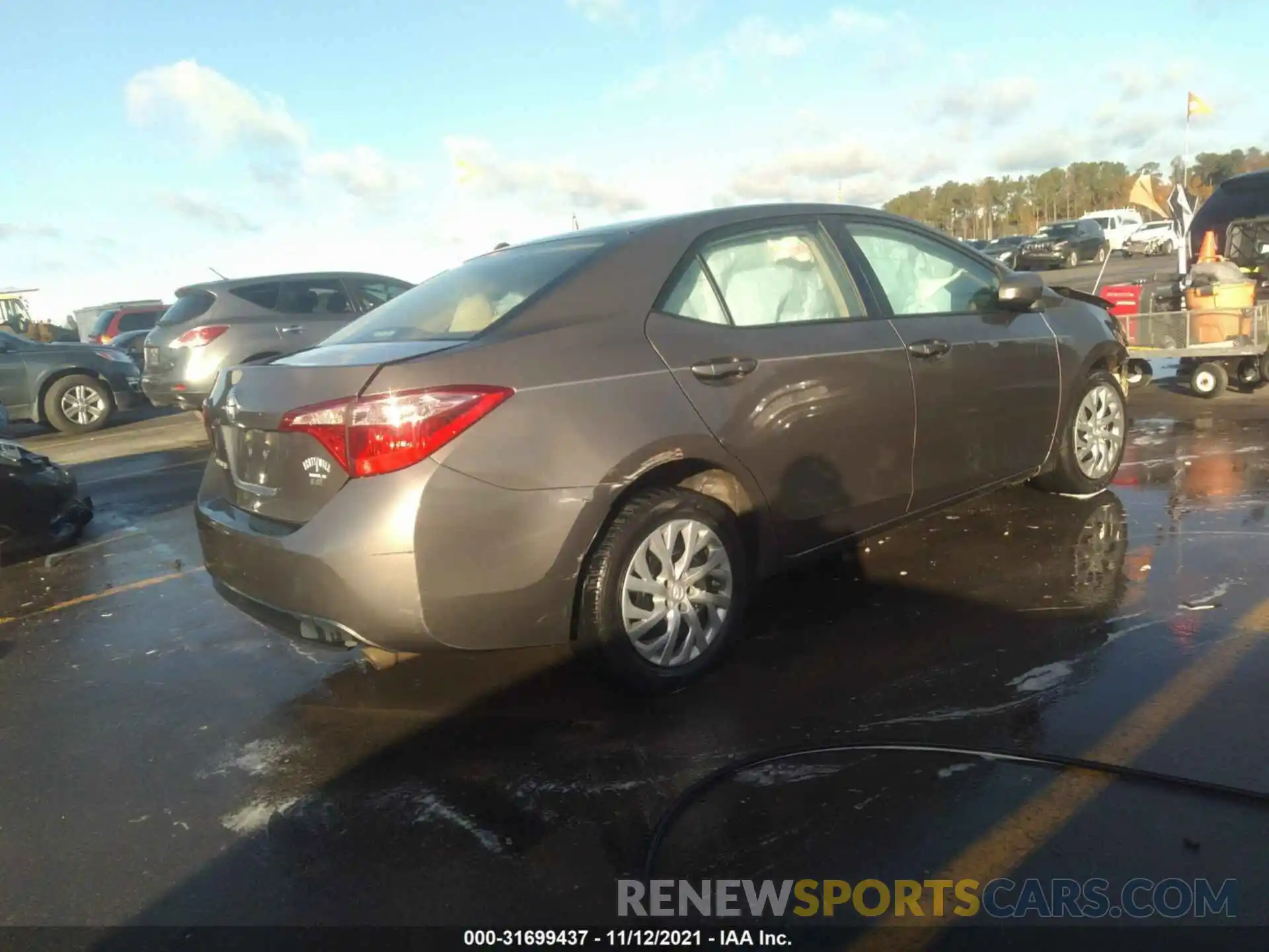 4 Photograph of a damaged car 2T1BURHE1KC171849 TOYOTA COROLLA 2019