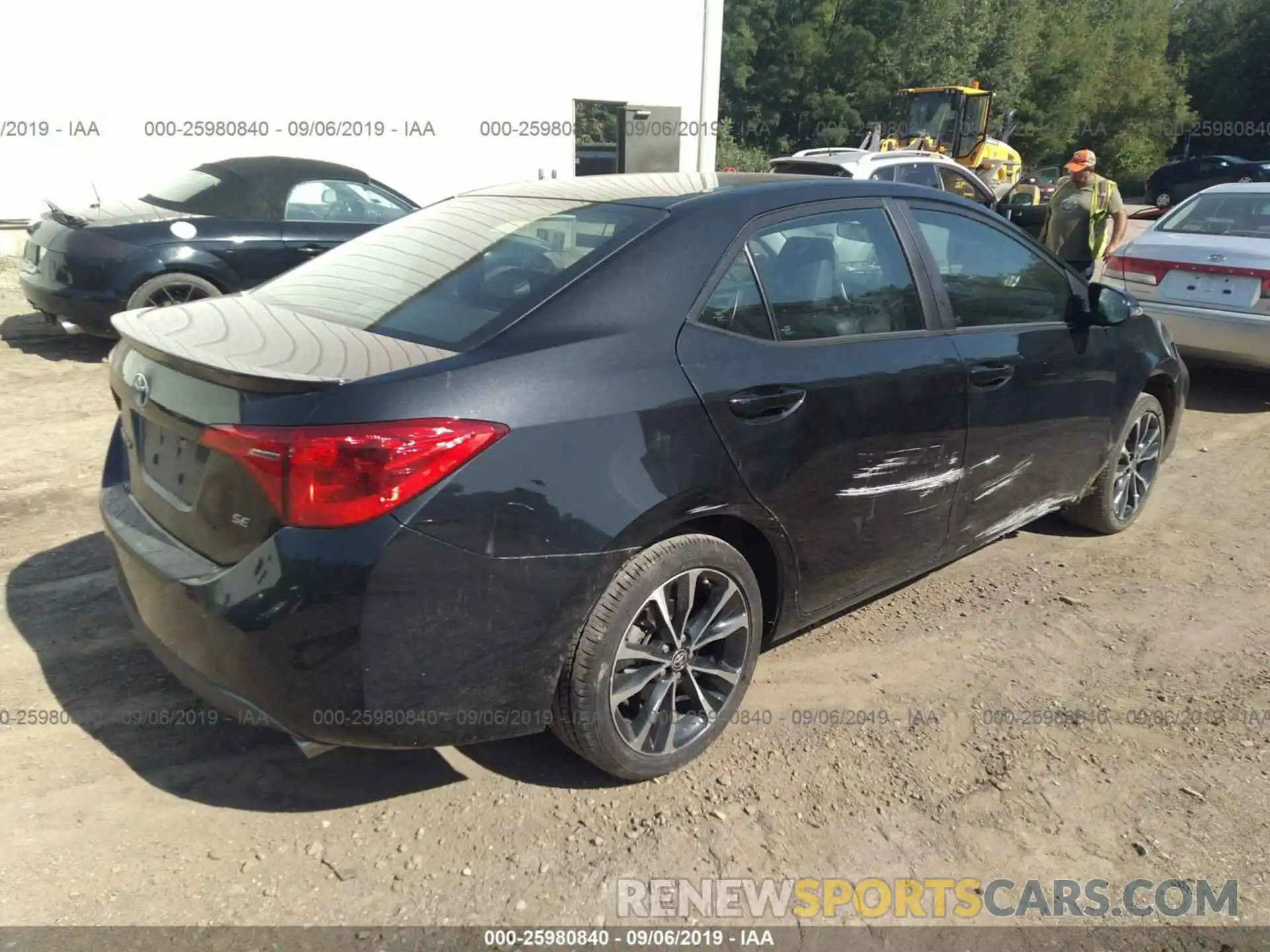 4 Photograph of a damaged car 2T1BURHE1KC172385 TOYOTA COROLLA 2019