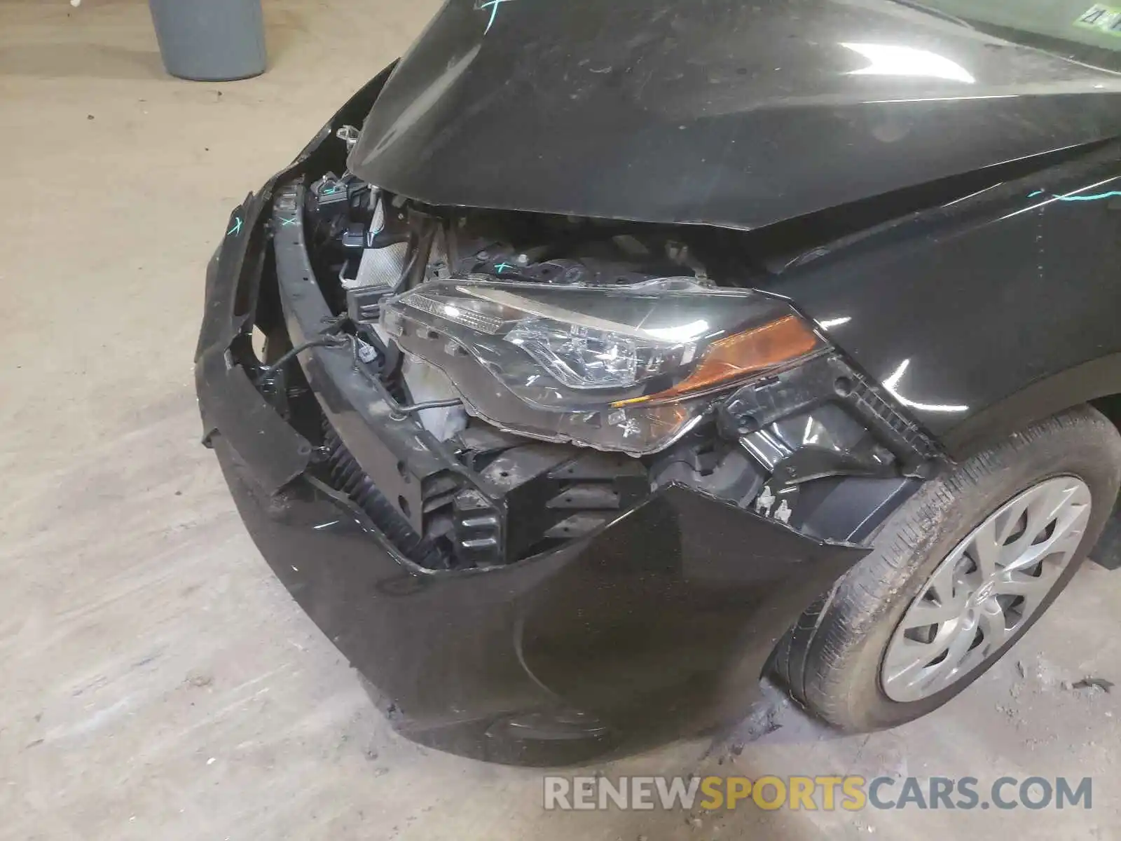 9 Photograph of a damaged car 2T1BURHE1KC172564 TOYOTA COROLLA 2019