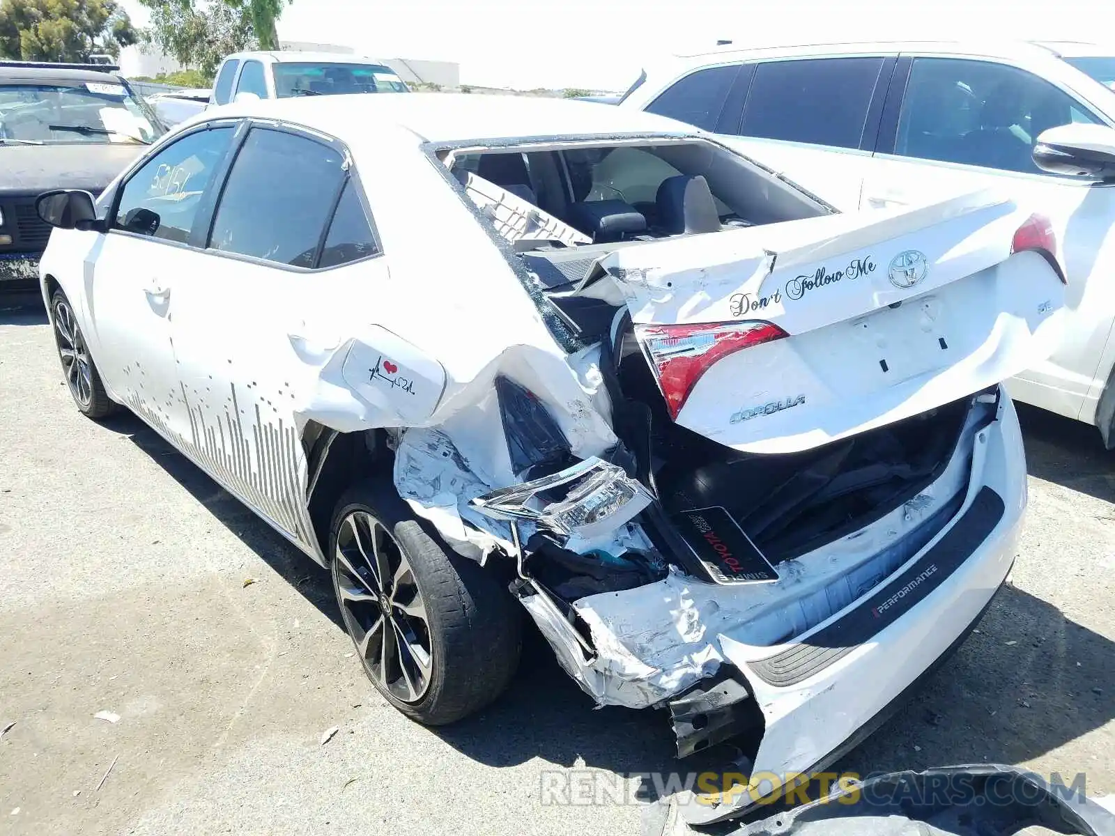 3 Photograph of a damaged car 2T1BURHE1KC172760 TOYOTA COROLLA 2019