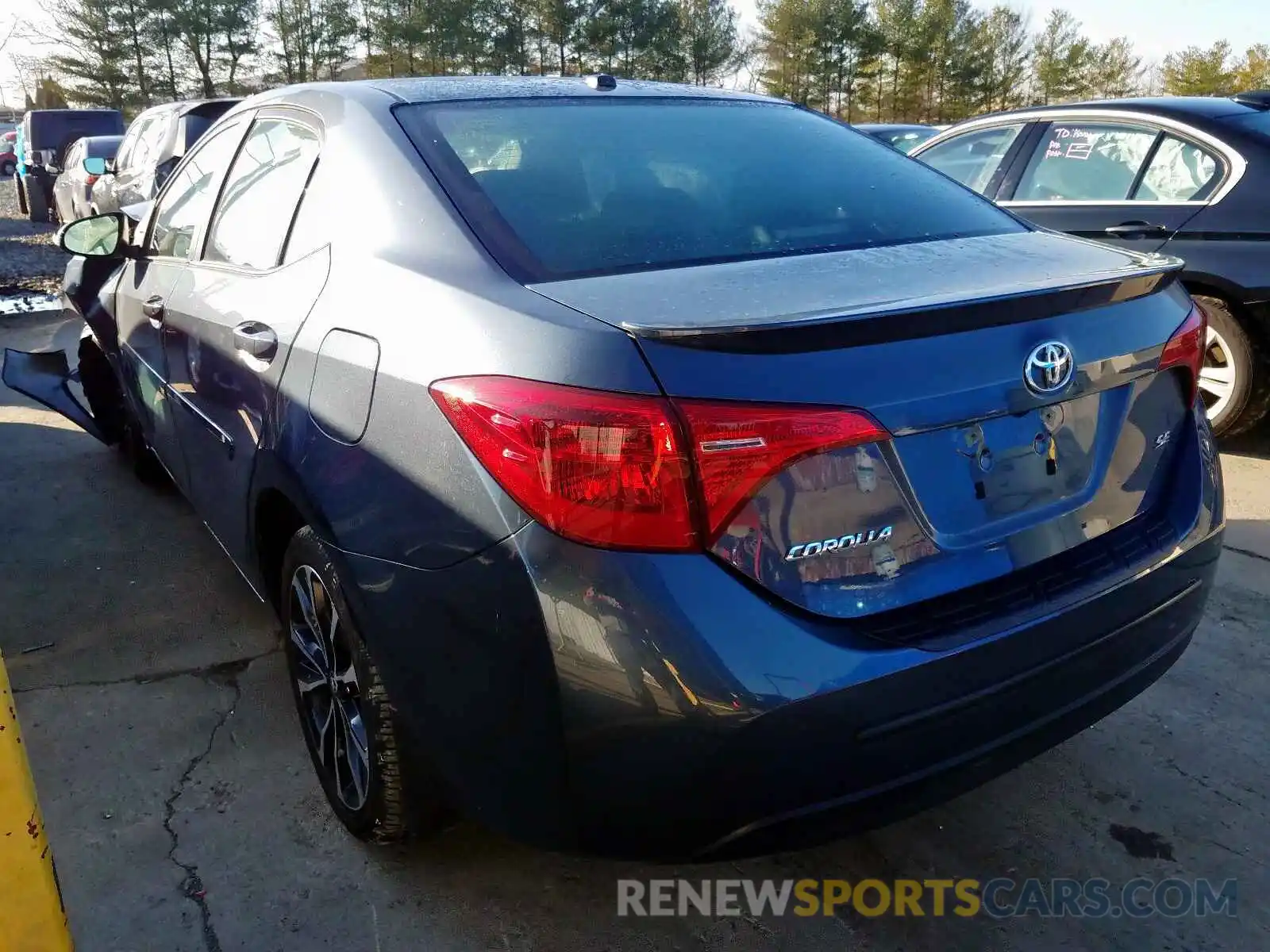 3 Photograph of a damaged car 2T1BURHE1KC173004 TOYOTA COROLLA 2019