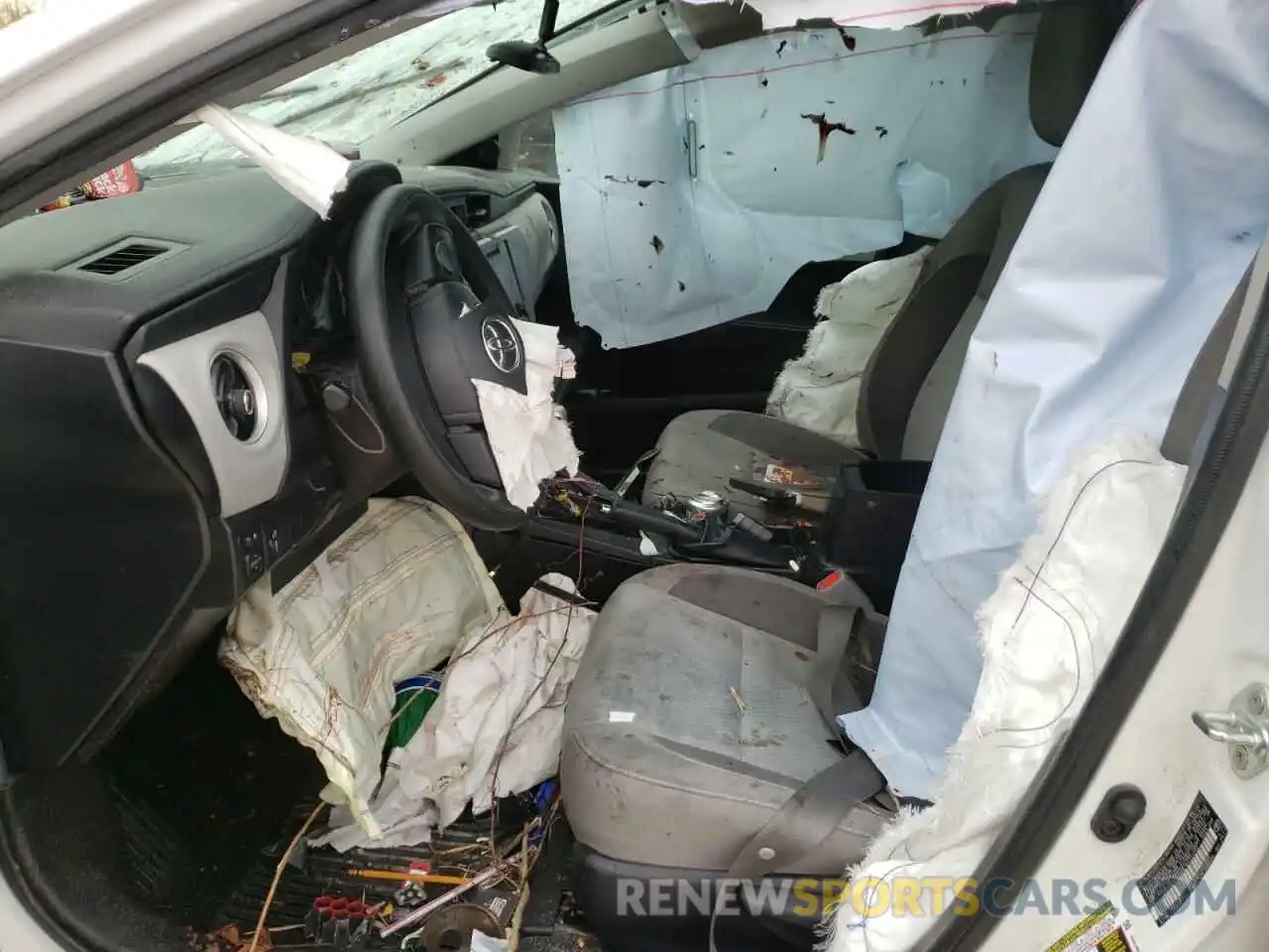 5 Photograph of a damaged car 2T1BURHE1KC174184 TOYOTA COROLLA 2019