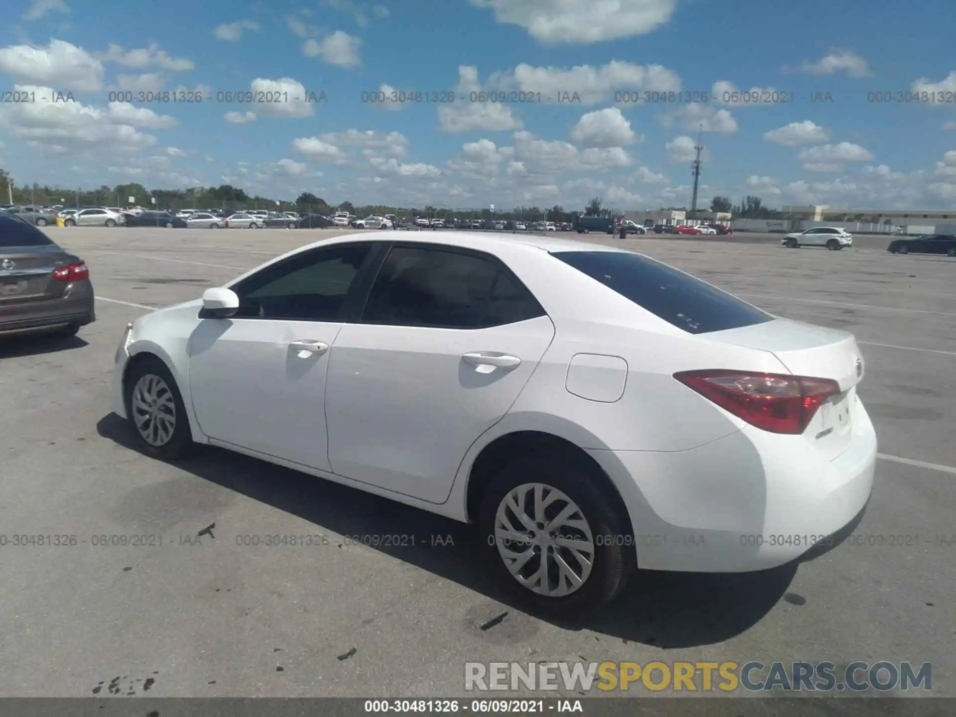 3 Photograph of a damaged car 2T1BURHE1KC174802 TOYOTA COROLLA 2019