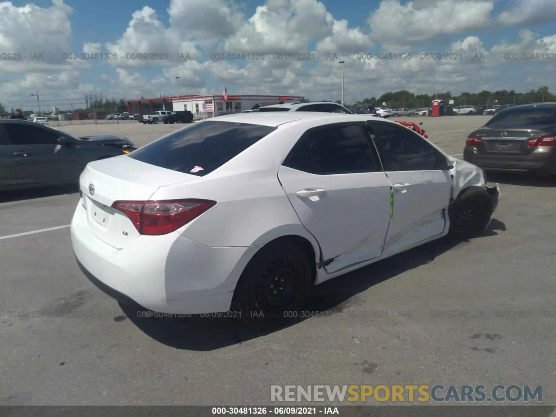 4 Photograph of a damaged car 2T1BURHE1KC174802 TOYOTA COROLLA 2019