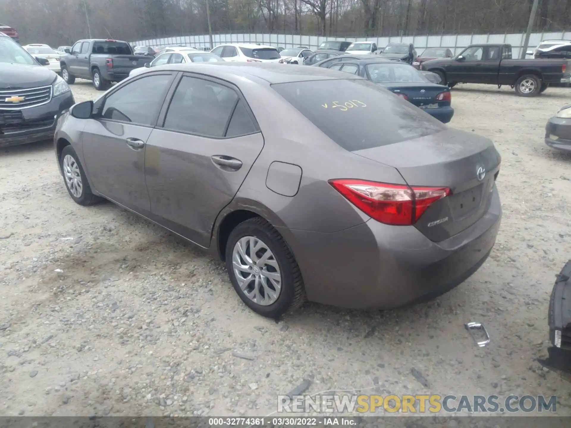 3 Photograph of a damaged car 2T1BURHE1KC175013 TOYOTA COROLLA 2019