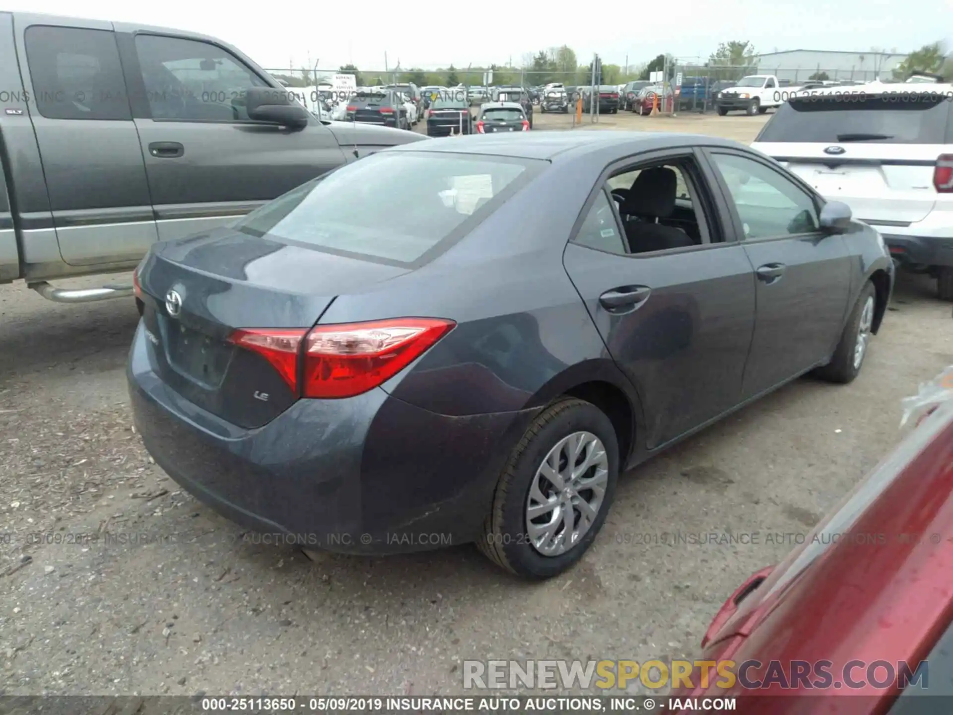 4 Photograph of a damaged car 2T1BURHE1KC175237 TOYOTA COROLLA 2019