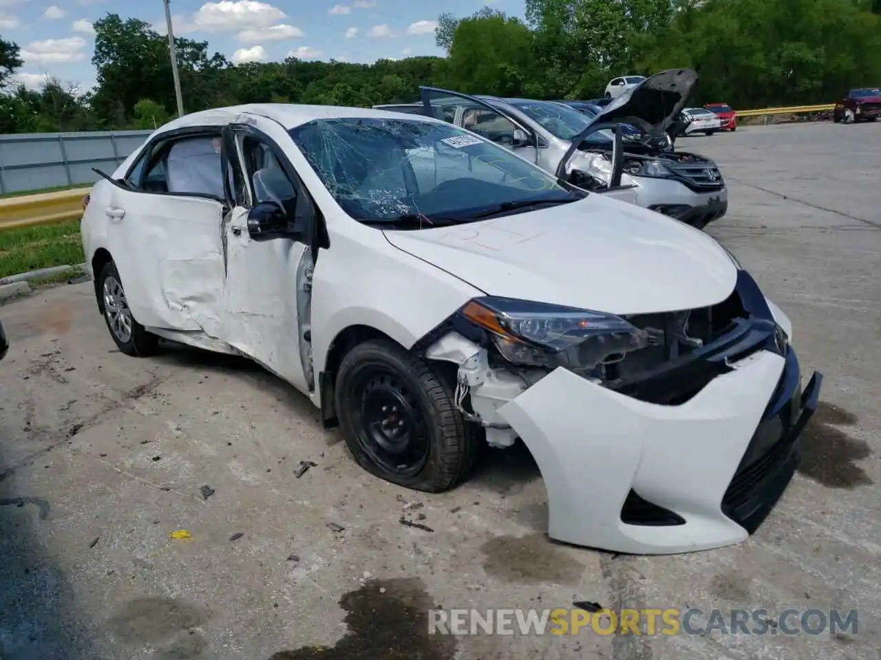 1 Photograph of a damaged car 2T1BURHE1KC175500 TOYOTA COROLLA 2019