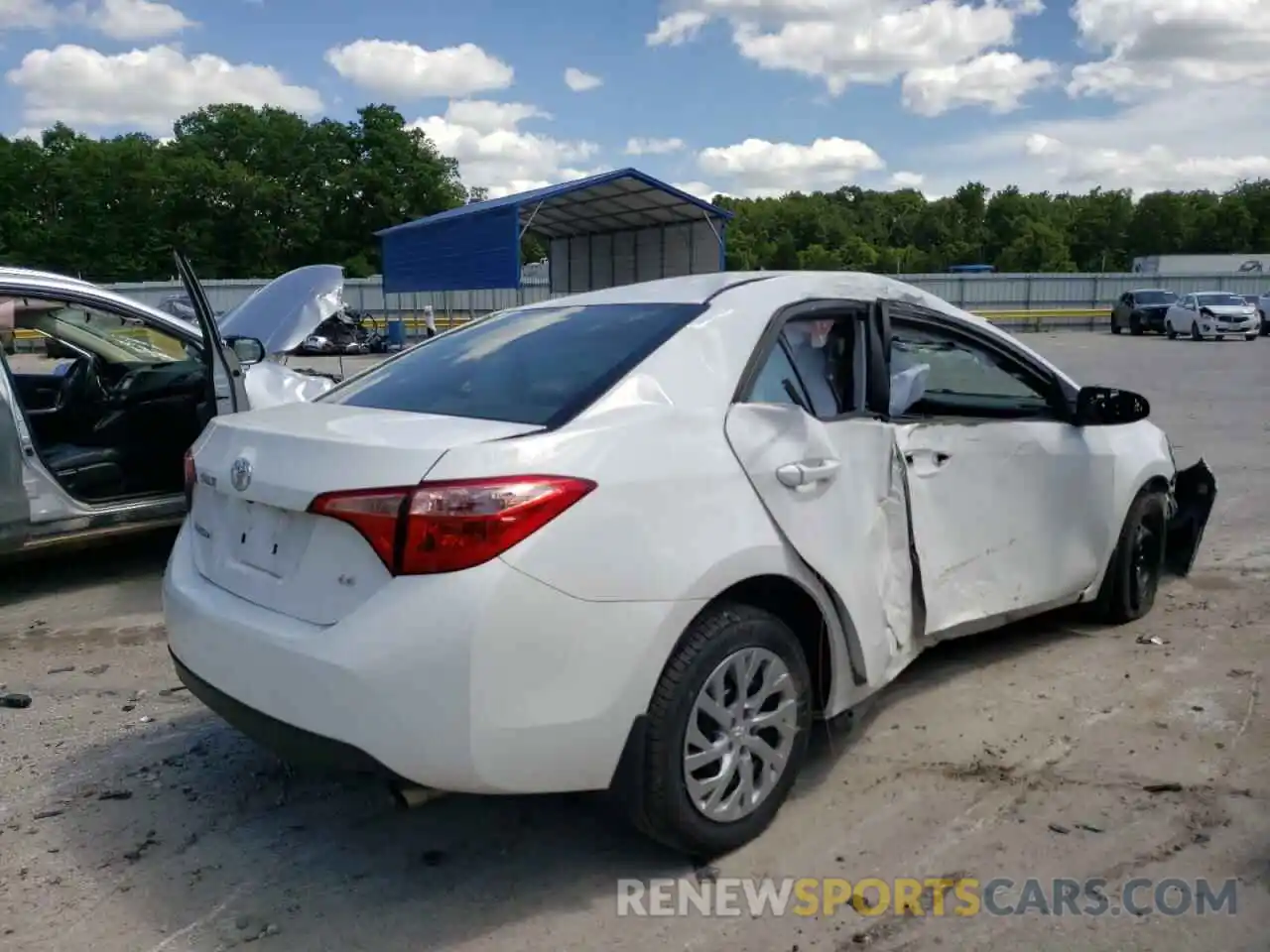 4 Photograph of a damaged car 2T1BURHE1KC175500 TOYOTA COROLLA 2019