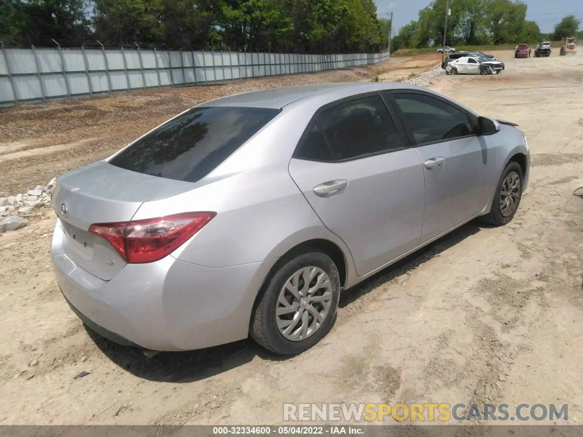 4 Photograph of a damaged car 2T1BURHE1KC176260 TOYOTA COROLLA 2019