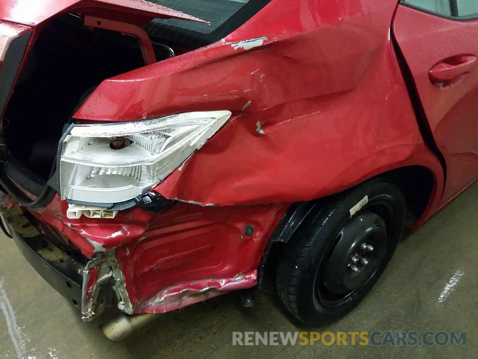 9 Photograph of a damaged car 2T1BURHE1KC178137 TOYOTA COROLLA 2019