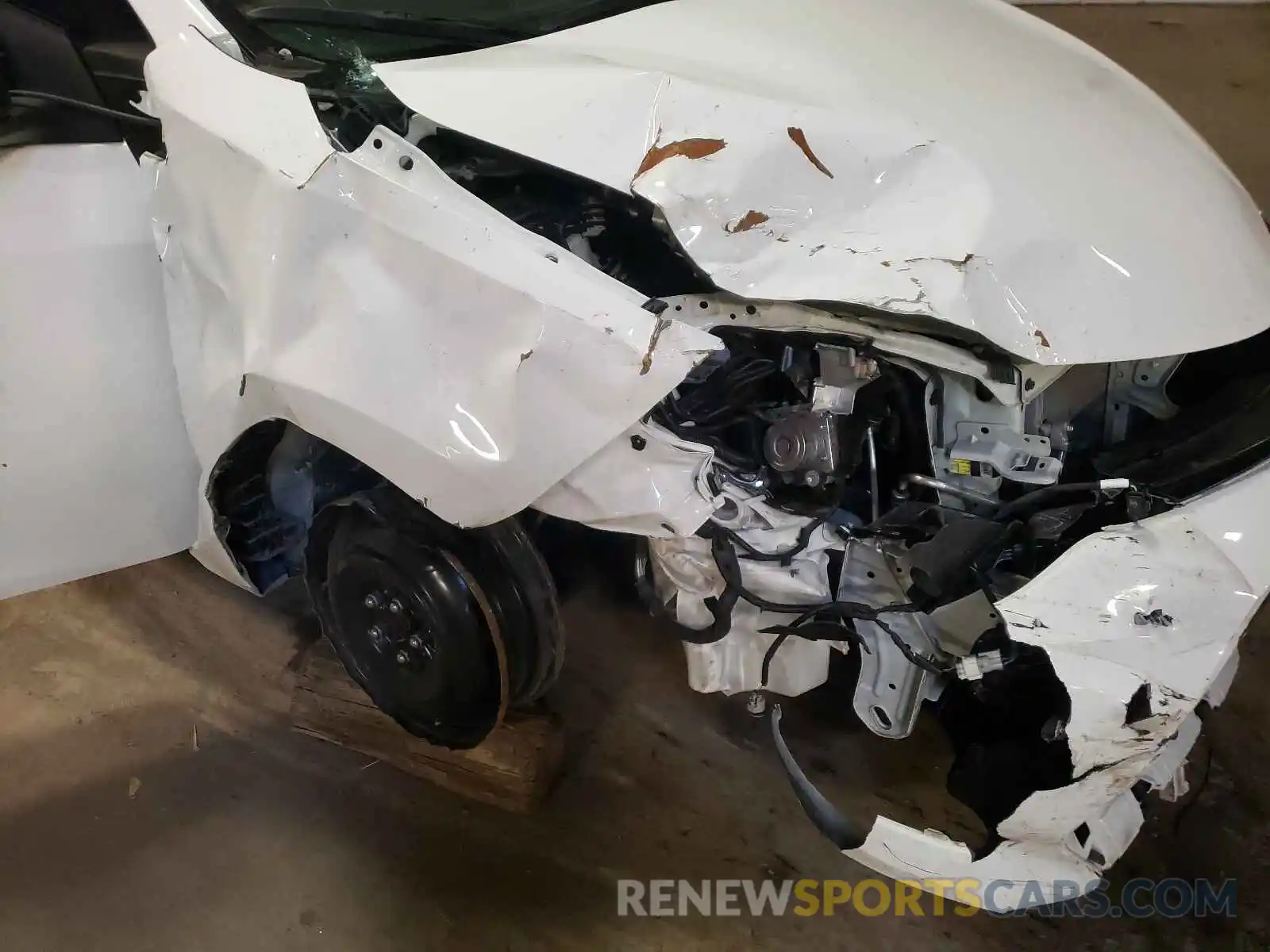 9 Photograph of a damaged car 2T1BURHE1KC181183 TOYOTA COROLLA 2019