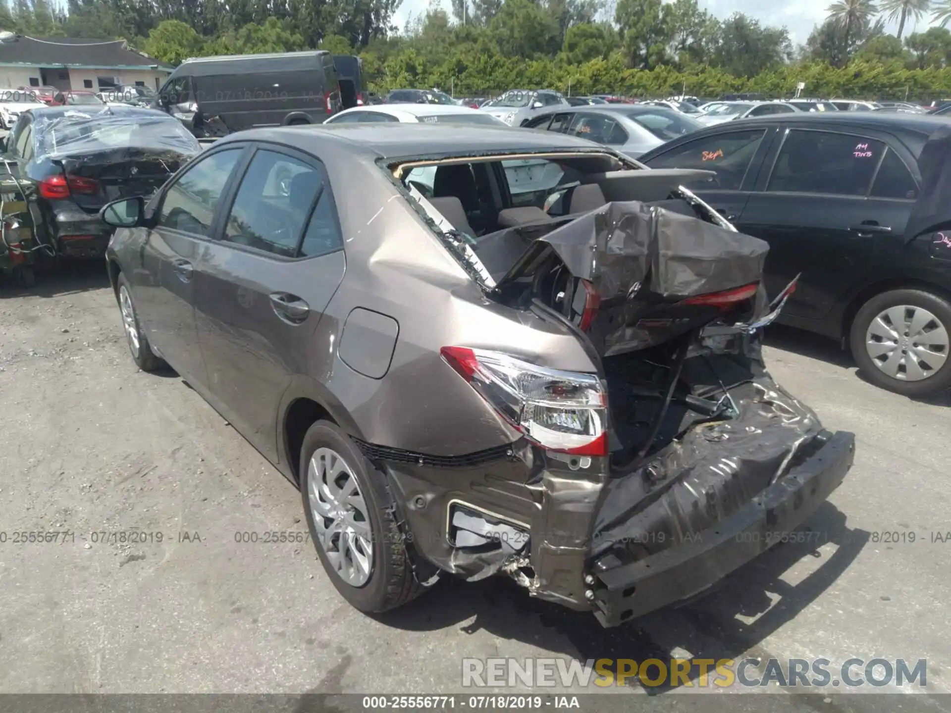 3 Photograph of a damaged car 2T1BURHE1KC181295 TOYOTA COROLLA 2019