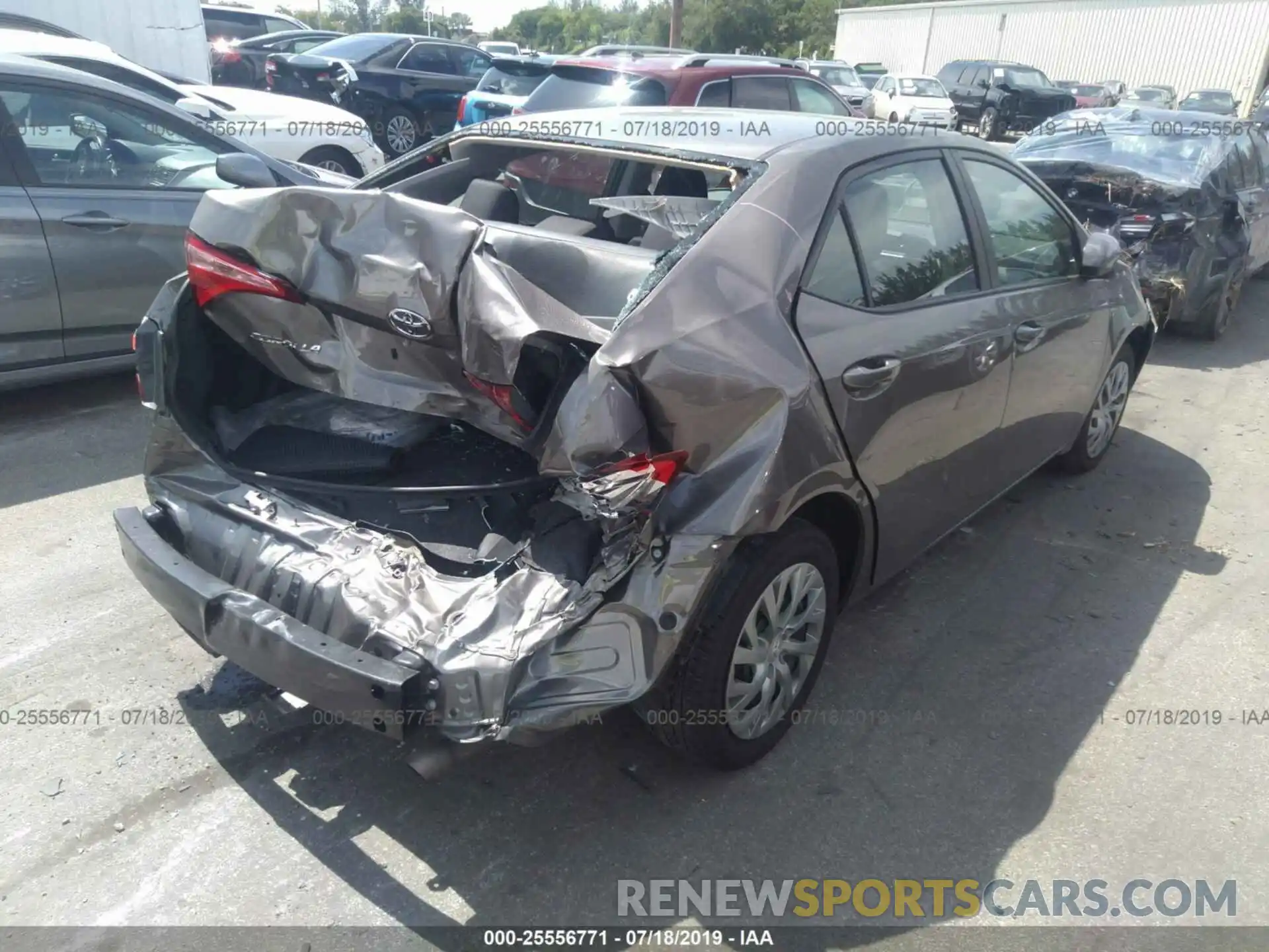 4 Photograph of a damaged car 2T1BURHE1KC181295 TOYOTA COROLLA 2019