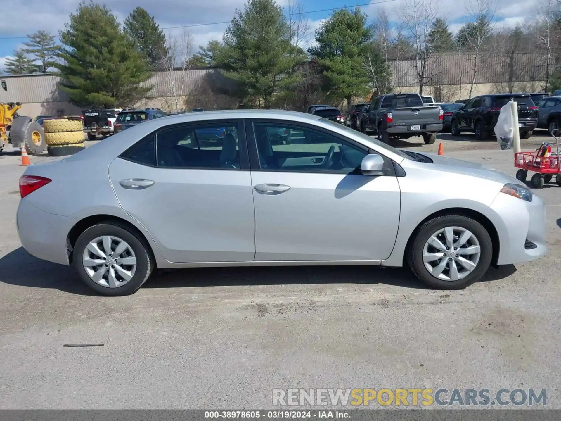 13 Photograph of a damaged car 2T1BURHE1KC181958 TOYOTA COROLLA 2019