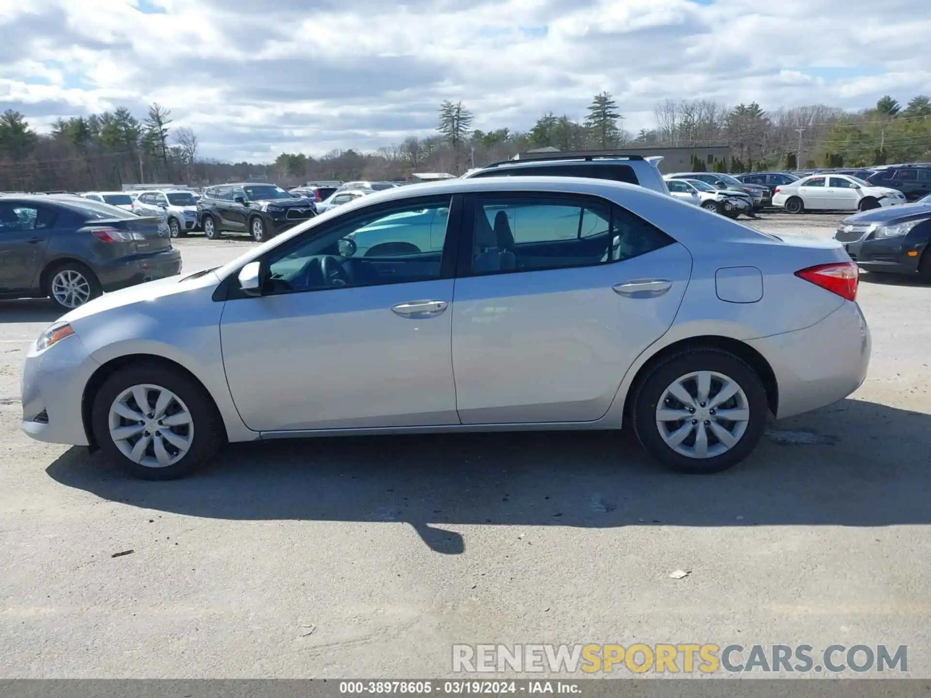 14 Photograph of a damaged car 2T1BURHE1KC181958 TOYOTA COROLLA 2019