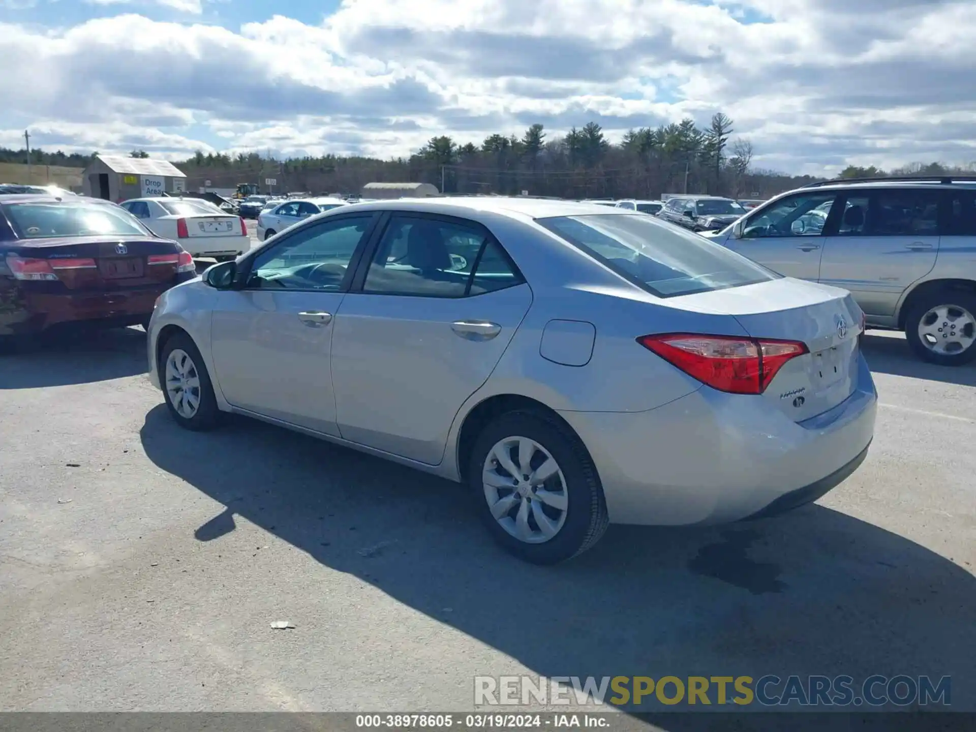 3 Photograph of a damaged car 2T1BURHE1KC181958 TOYOTA COROLLA 2019