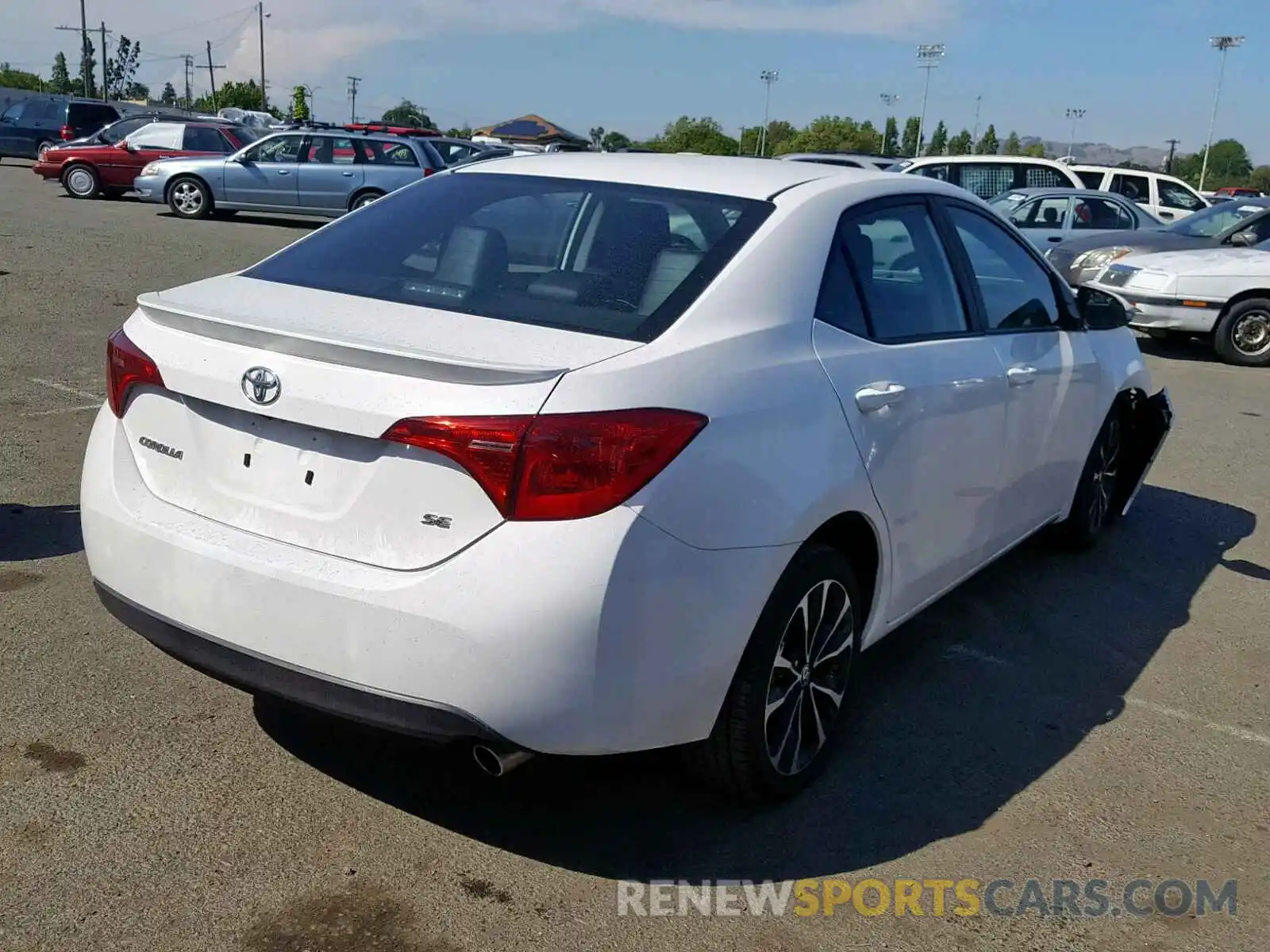 4 Photograph of a damaged car 2T1BURHE1KC183113 TOYOTA COROLLA 2019