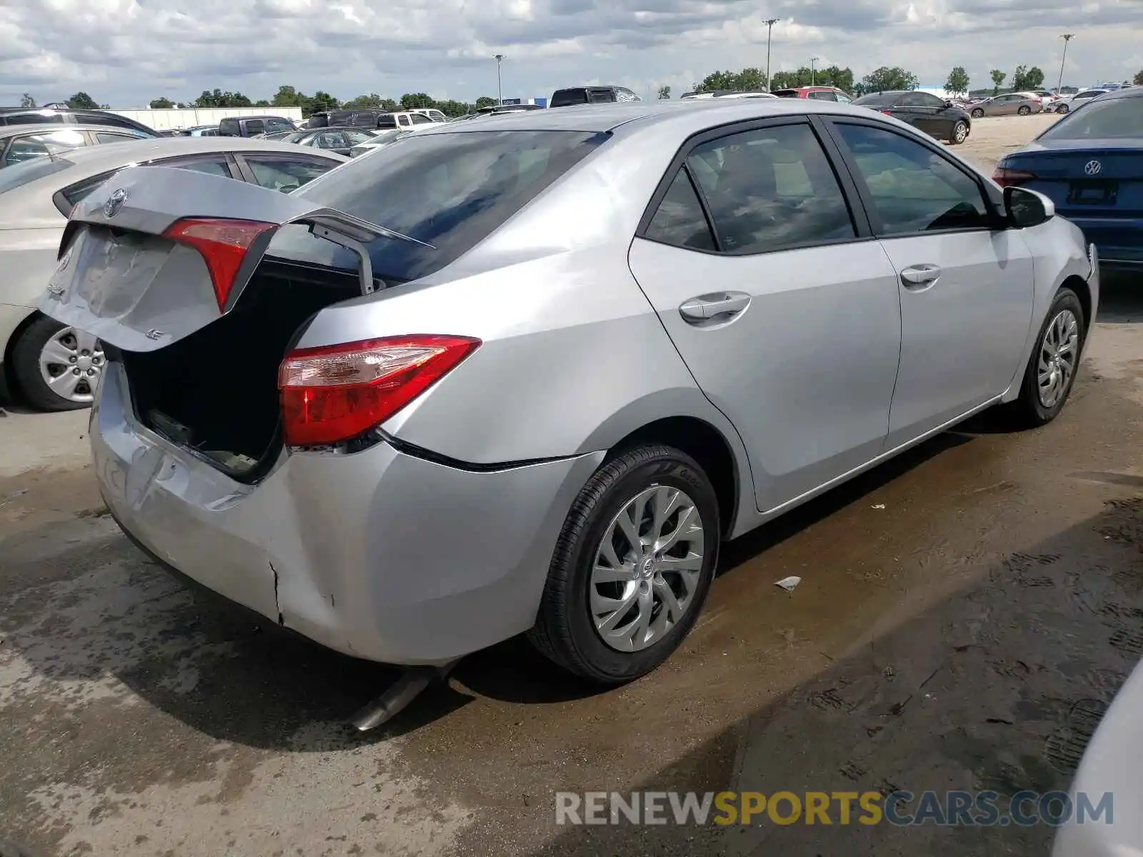 4 Photograph of a damaged car 2T1BURHE1KC184312 TOYOTA COROLLA 2019