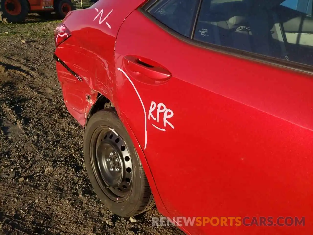 9 Photograph of a damaged car 2T1BURHE1KC184746 TOYOTA COROLLA 2019