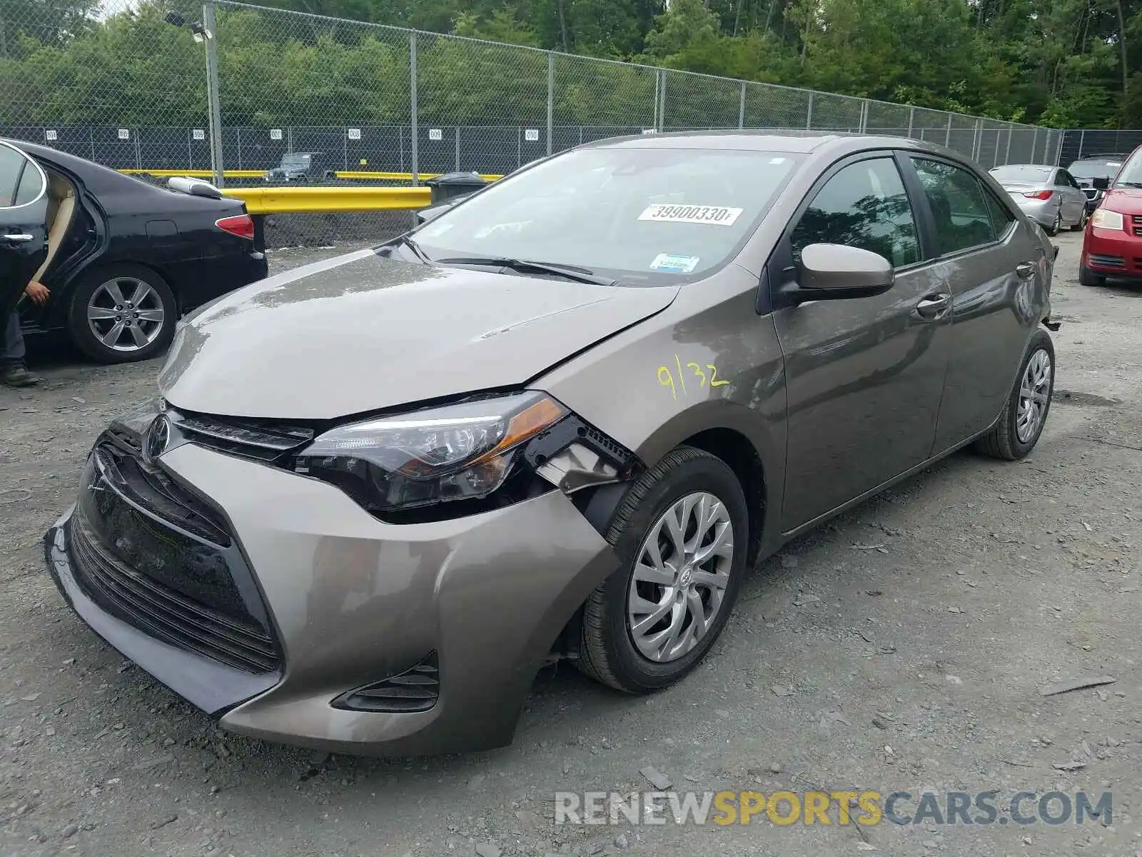 2 Photograph of a damaged car 2T1BURHE1KC185573 TOYOTA COROLLA 2019