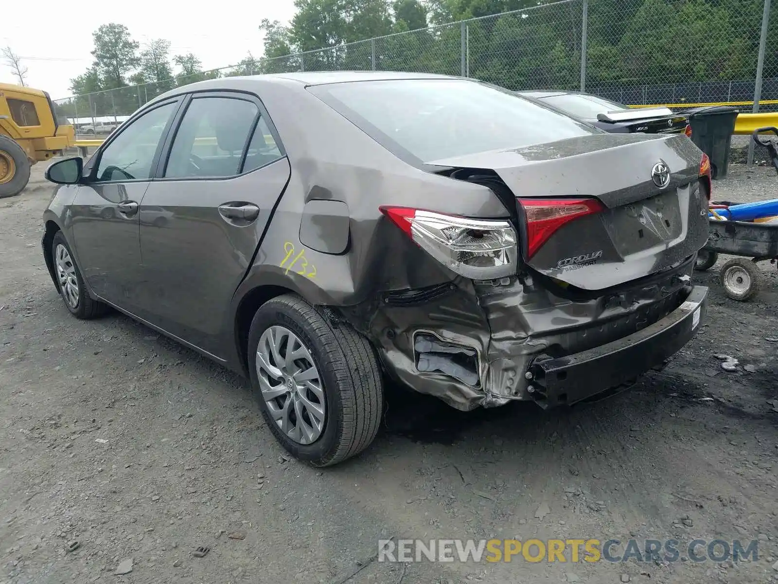 3 Photograph of a damaged car 2T1BURHE1KC185573 TOYOTA COROLLA 2019