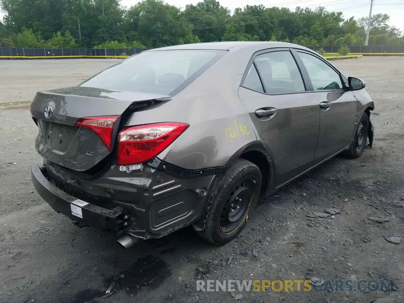 4 Photograph of a damaged car 2T1BURHE1KC185573 TOYOTA COROLLA 2019