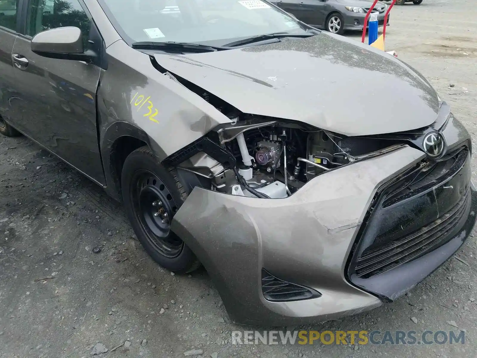 9 Photograph of a damaged car 2T1BURHE1KC185573 TOYOTA COROLLA 2019