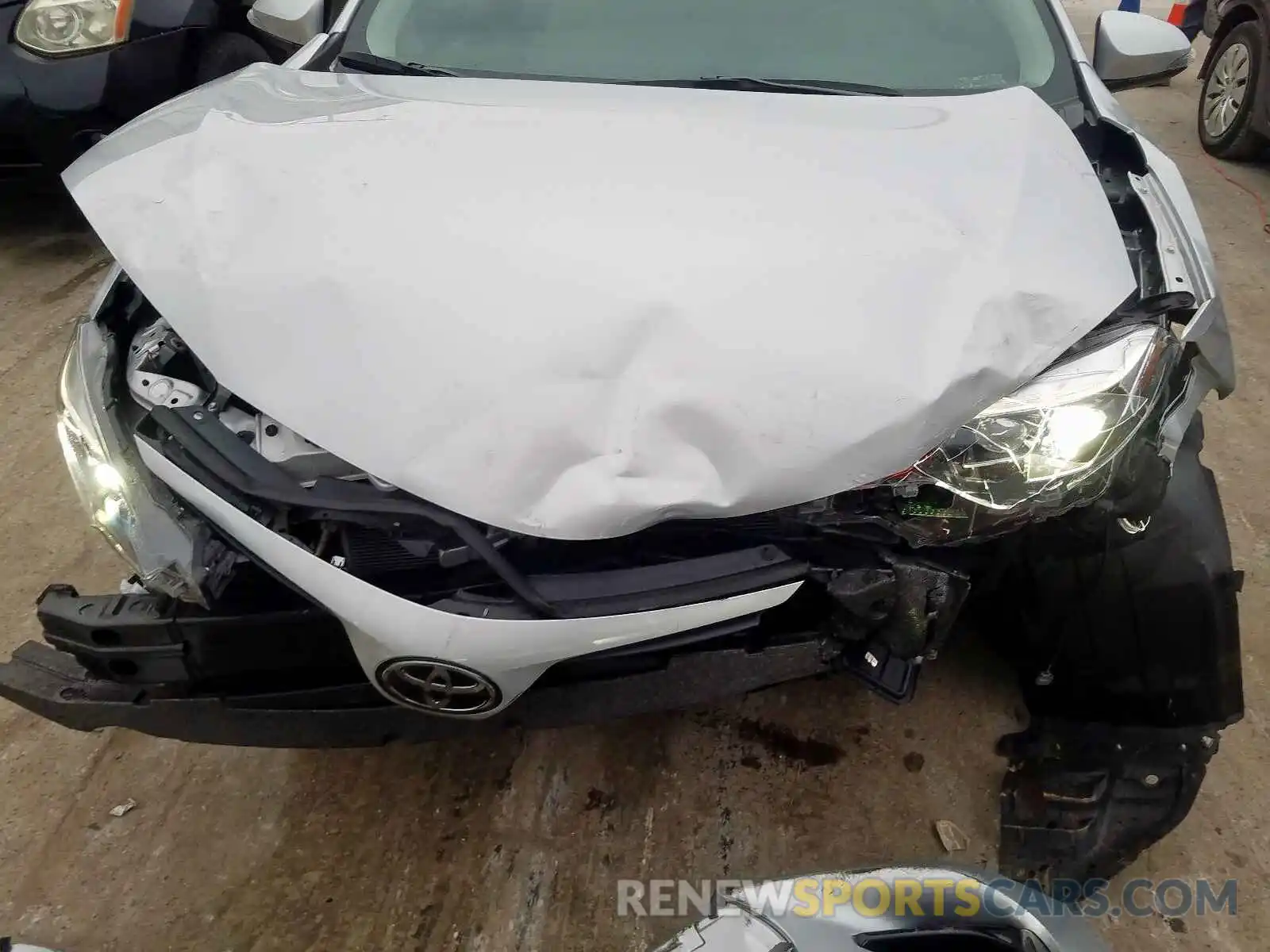 7 Photograph of a damaged car 2T1BURHE1KC185735 TOYOTA COROLLA 2019