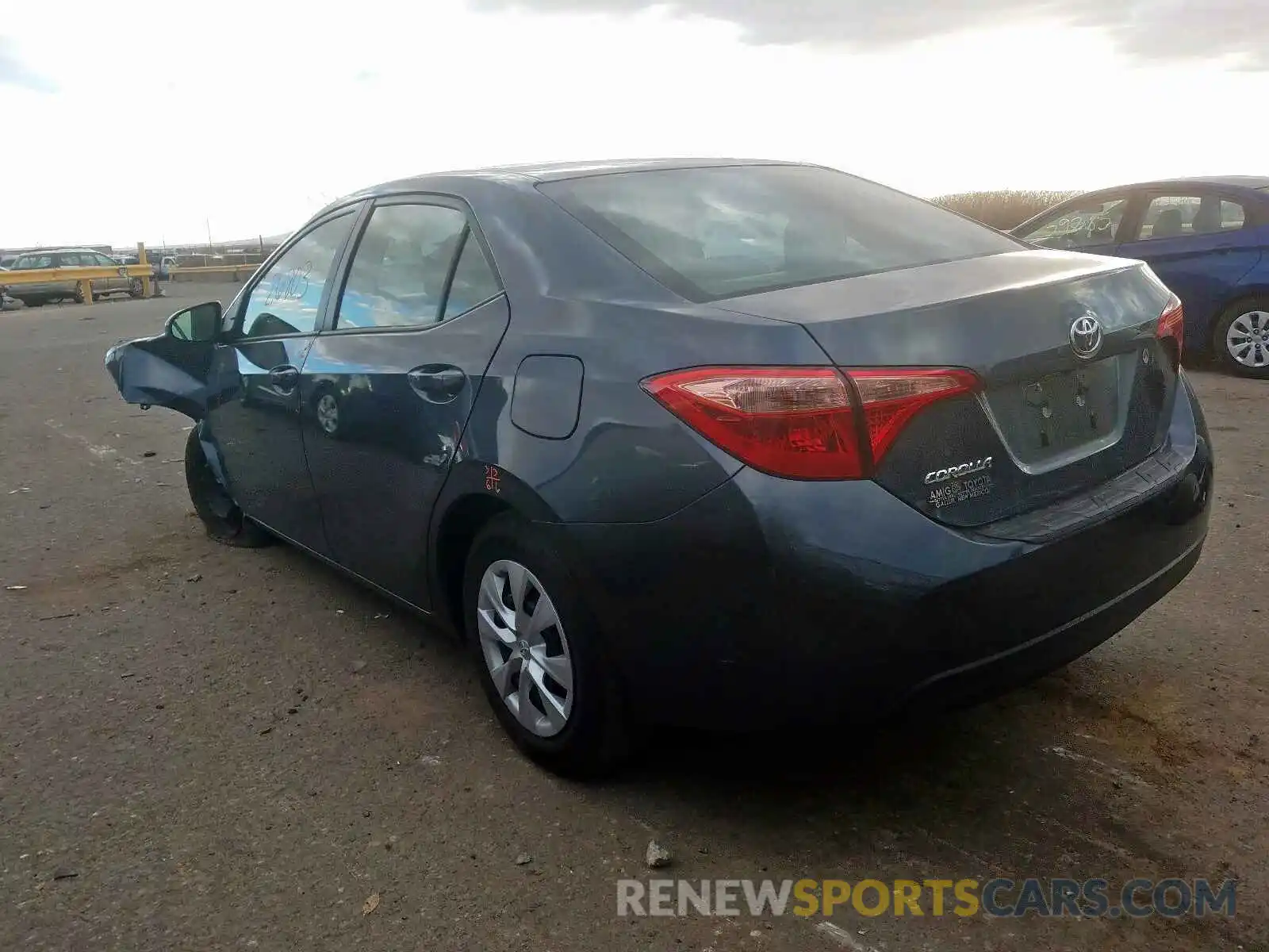 3 Photograph of a damaged car 2T1BURHE1KC189901 TOYOTA COROLLA 2019