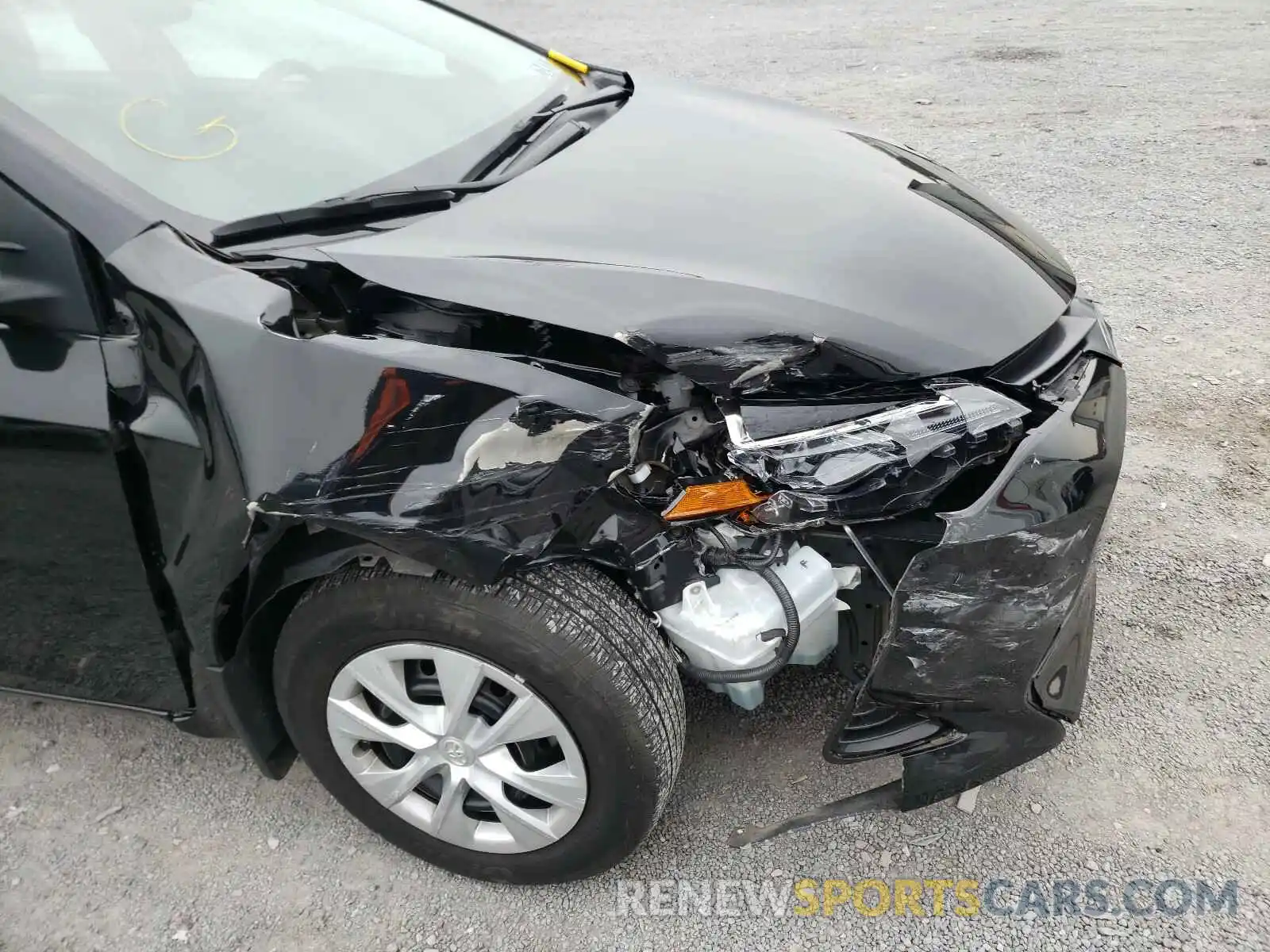 9 Photograph of a damaged car 2T1BURHE1KC190112 TOYOTA COROLLA 2019