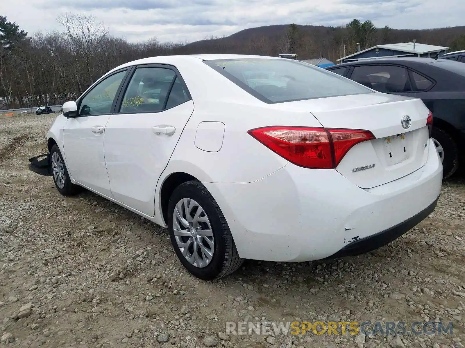 3 Photograph of a damaged car 2T1BURHE1KC190370 TOYOTA COROLLA 2019