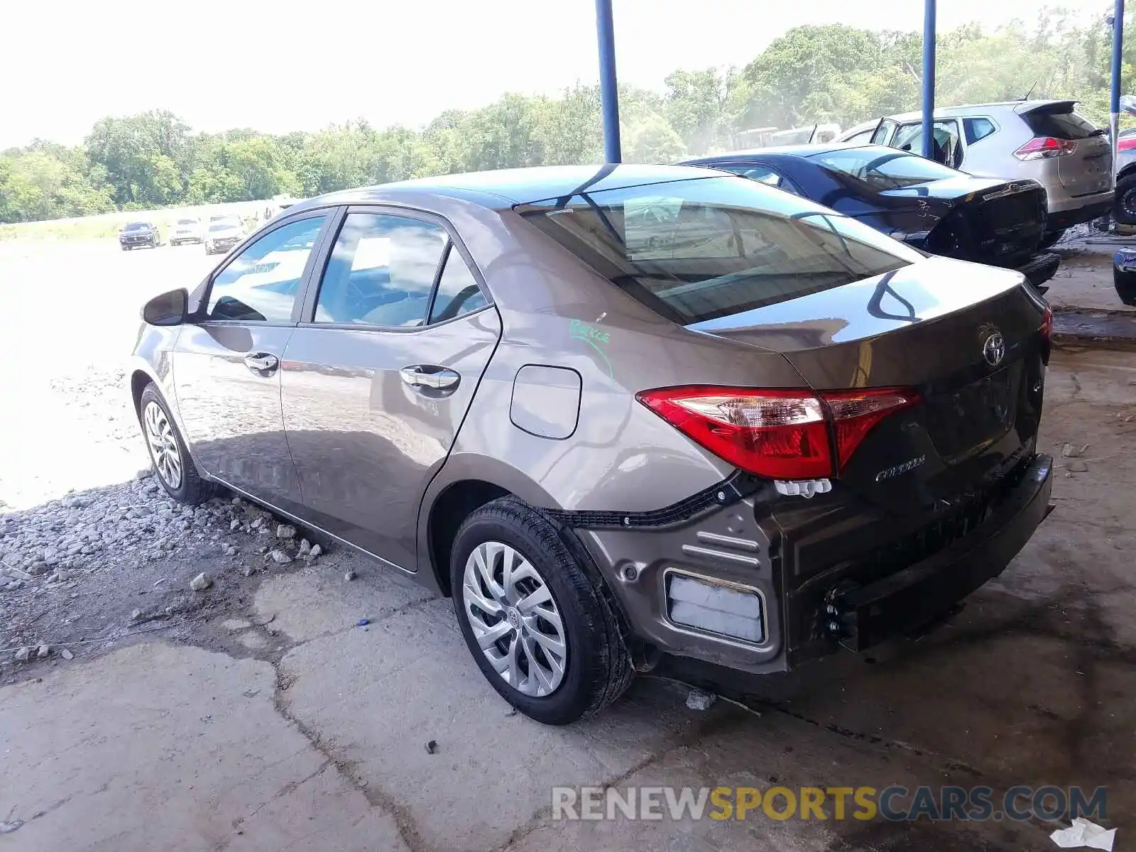 3 Photograph of a damaged car 2T1BURHE1KC190983 TOYOTA COROLLA 2019