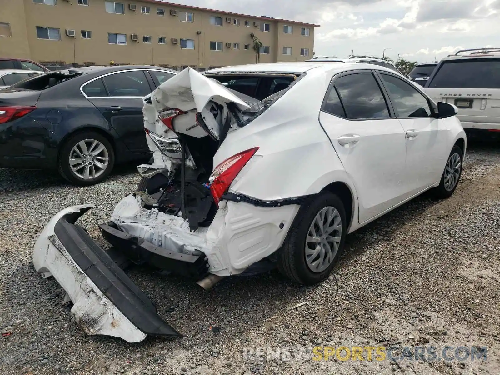 4 Photograph of a damaged car 2T1BURHE1KC191700 TOYOTA COROLLA 2019