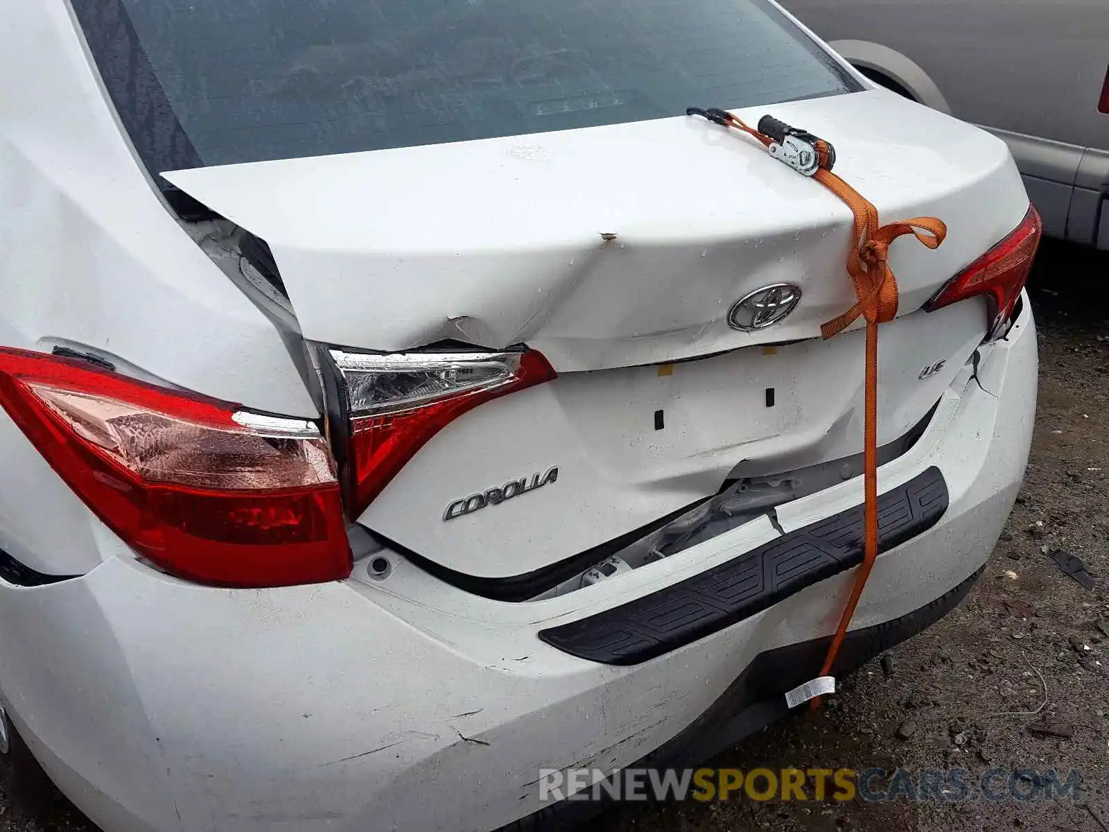 9 Photograph of a damaged car 2T1BURHE1KC194001 TOYOTA COROLLA 2019