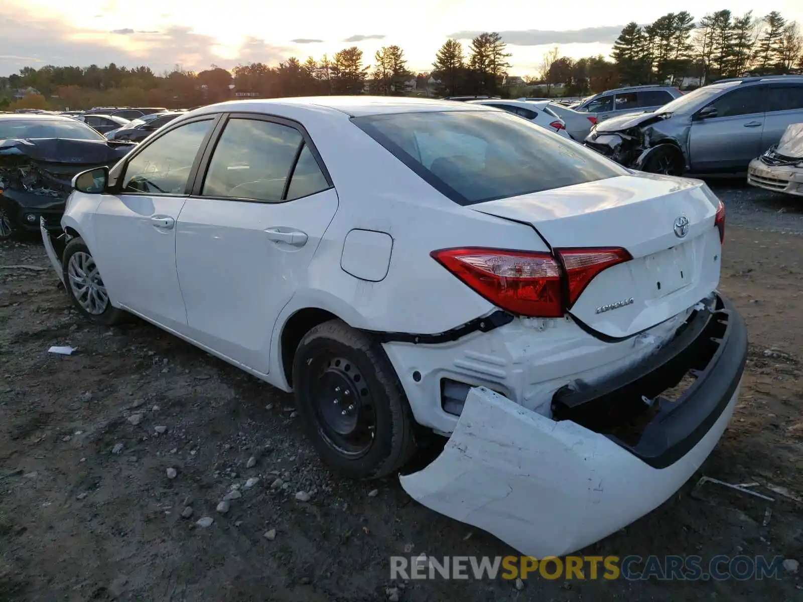 3 Photograph of a damaged car 2T1BURHE1KC194385 TOYOTA COROLLA 2019