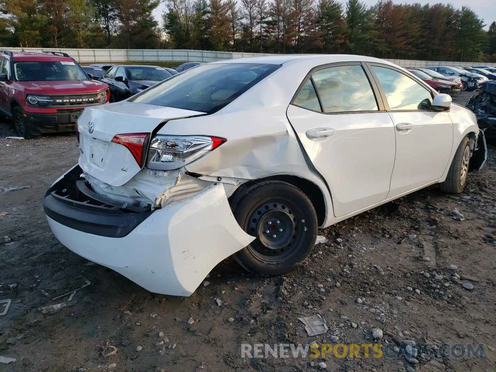 4 Photograph of a damaged car 2T1BURHE1KC194385 TOYOTA COROLLA 2019