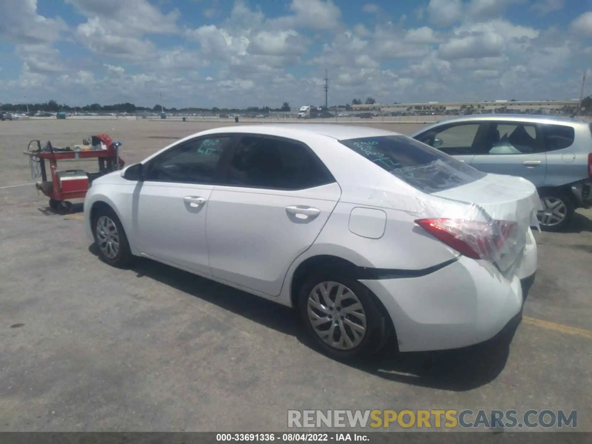 3 Photograph of a damaged car 2T1BURHE1KC195360 TOYOTA COROLLA 2019