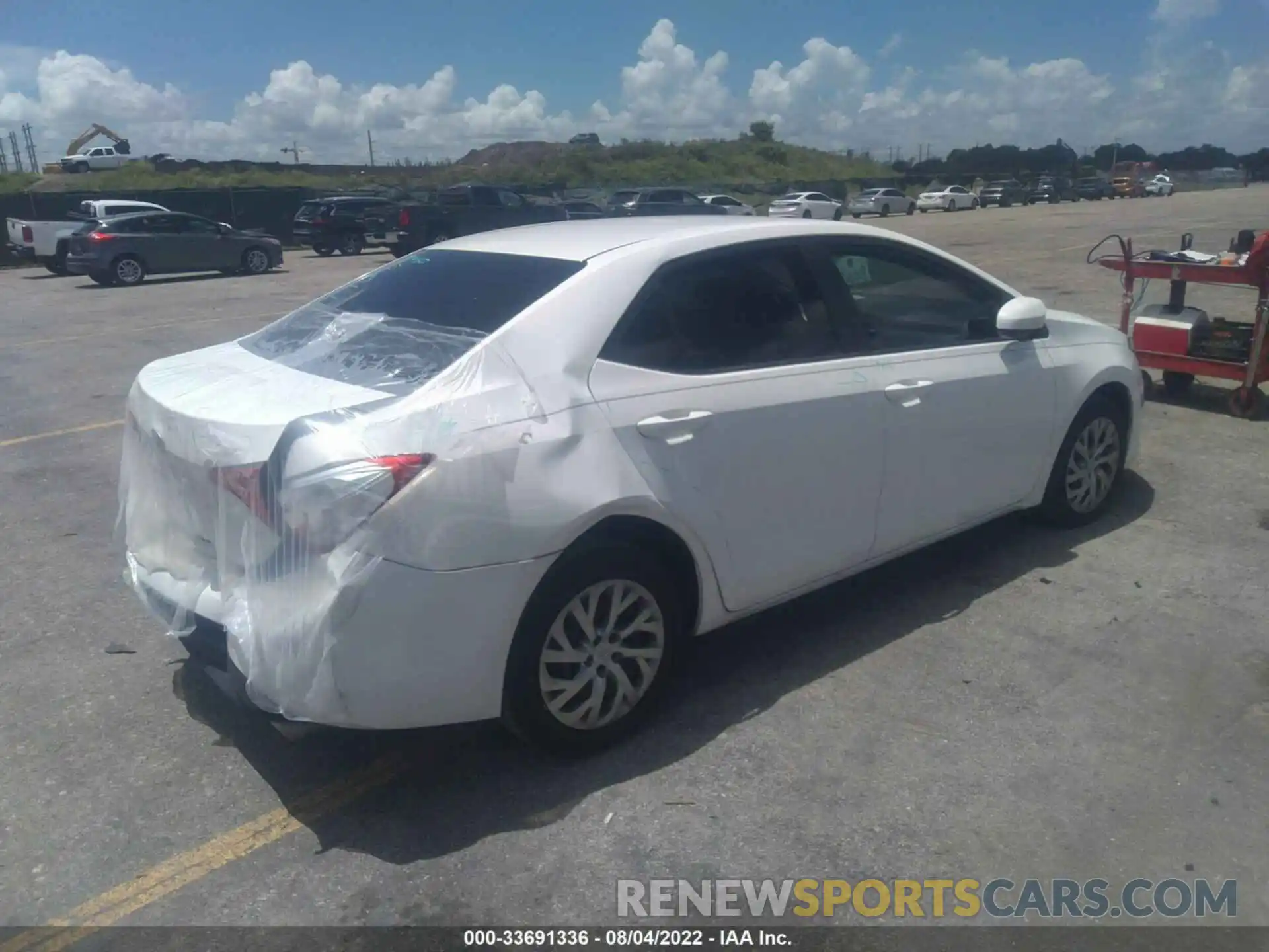 4 Photograph of a damaged car 2T1BURHE1KC195360 TOYOTA COROLLA 2019