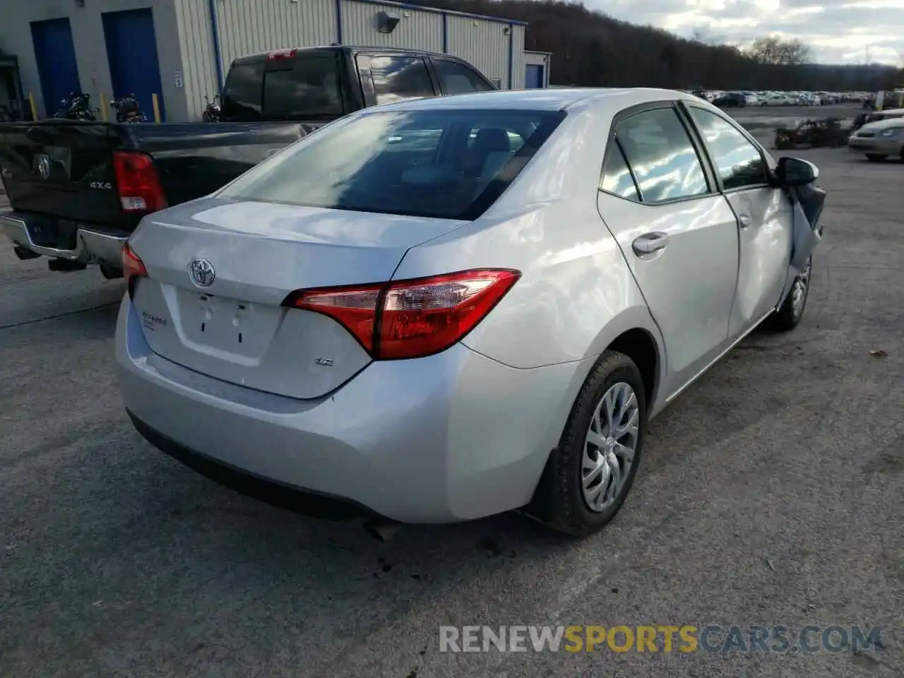 4 Photograph of a damaged car 2T1BURHE1KC195567 TOYOTA COROLLA 2019