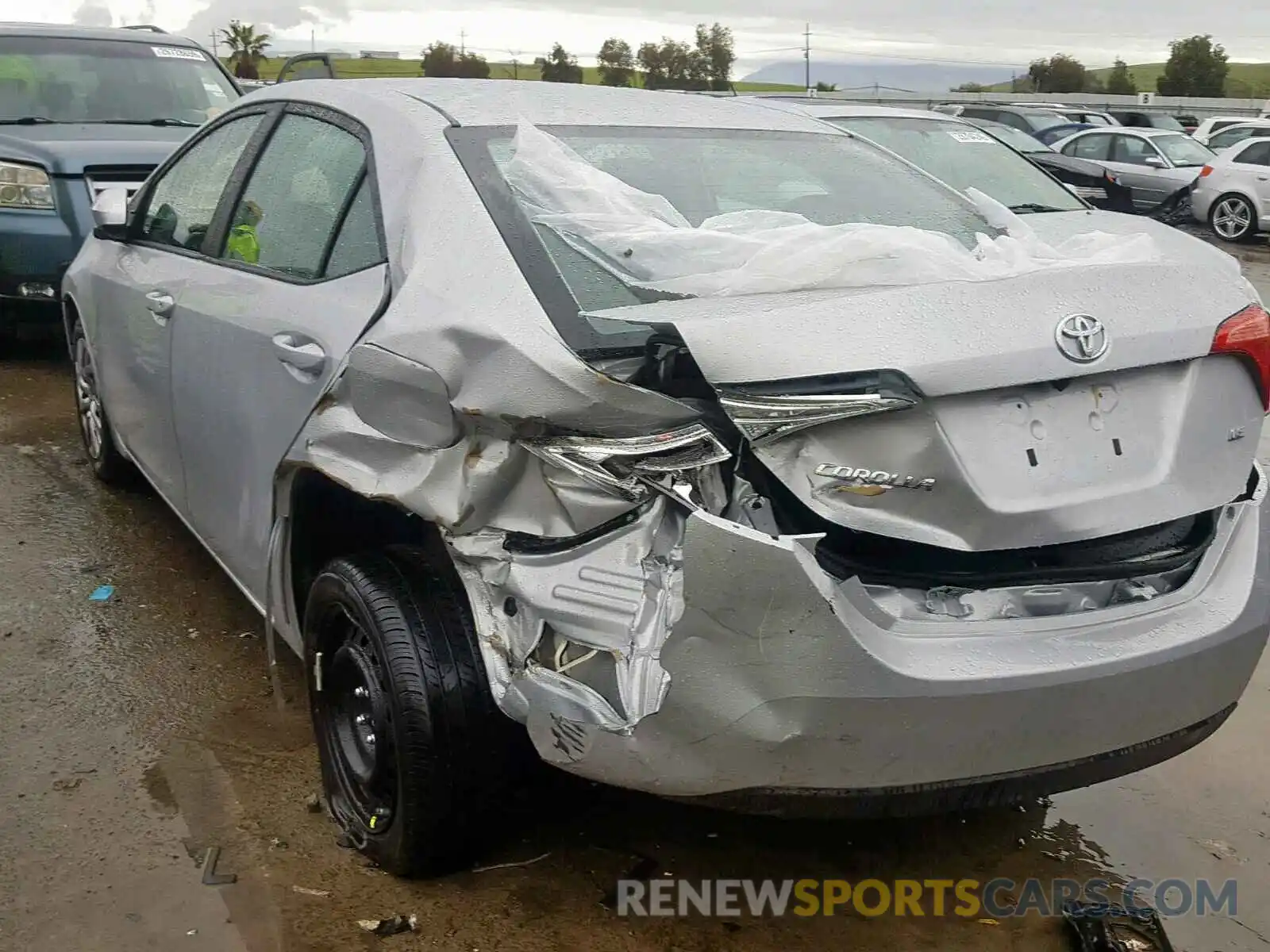 3 Photograph of a damaged car 2T1BURHE1KC196430 TOYOTA COROLLA 2019