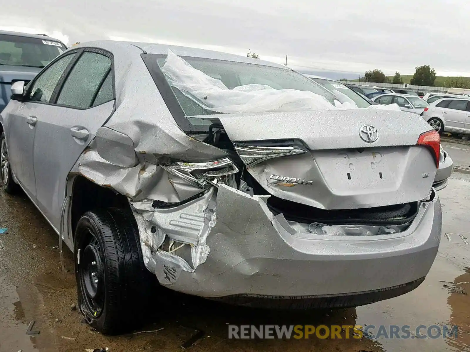 9 Photograph of a damaged car 2T1BURHE1KC196430 TOYOTA COROLLA 2019