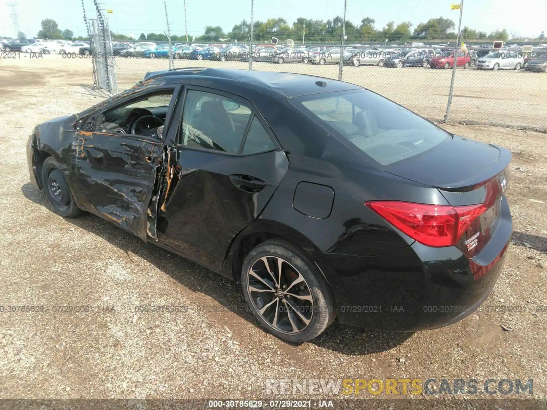 3 Photograph of a damaged car 2T1BURHE1KC196444 TOYOTA COROLLA 2019