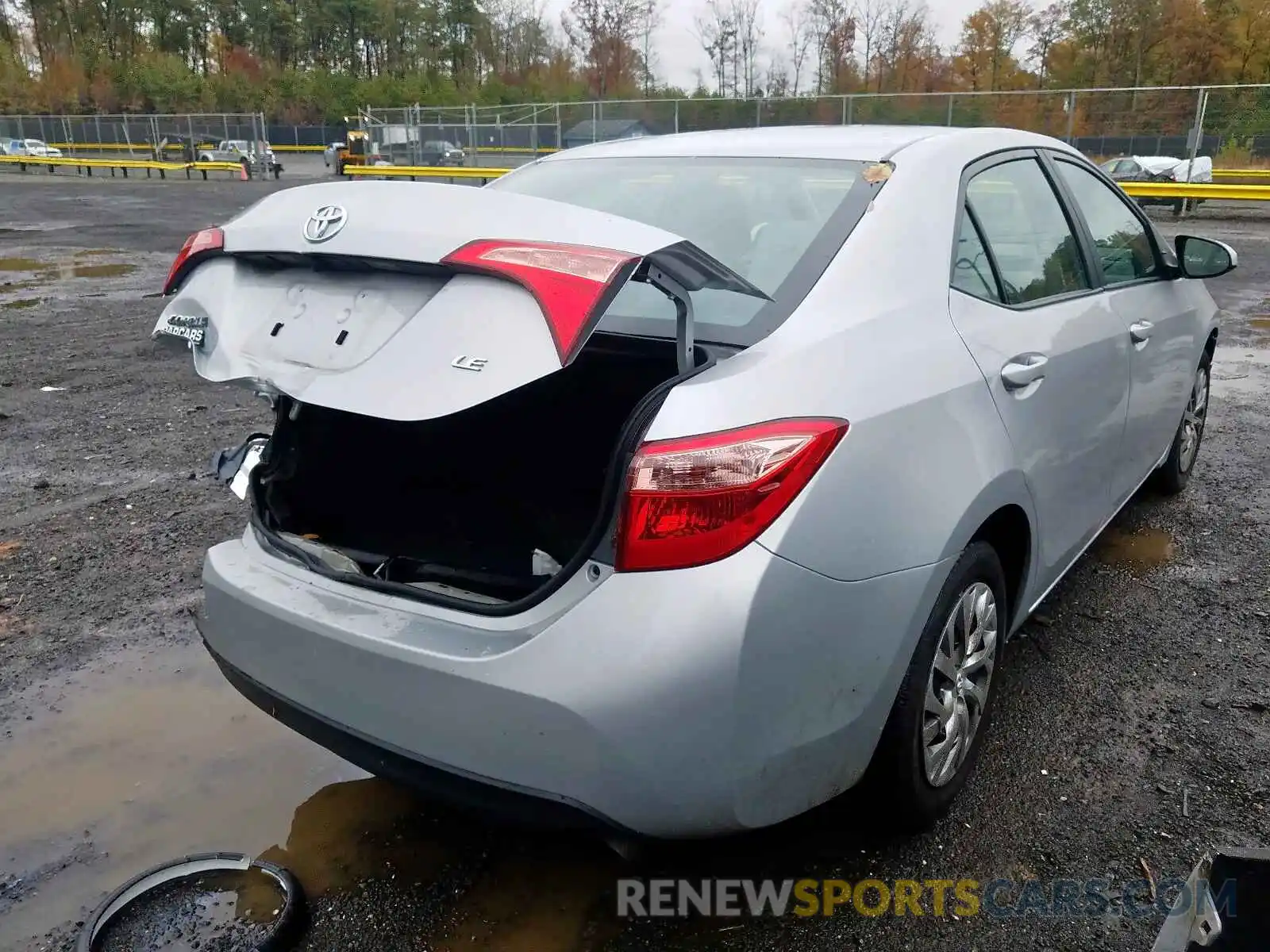 4 Photograph of a damaged car 2T1BURHE1KC196539 TOYOTA COROLLA 2019