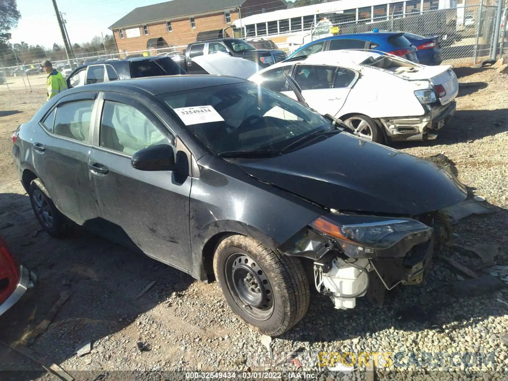 1 Photograph of a damaged car 2T1BURHE1KC197688 TOYOTA COROLLA 2019