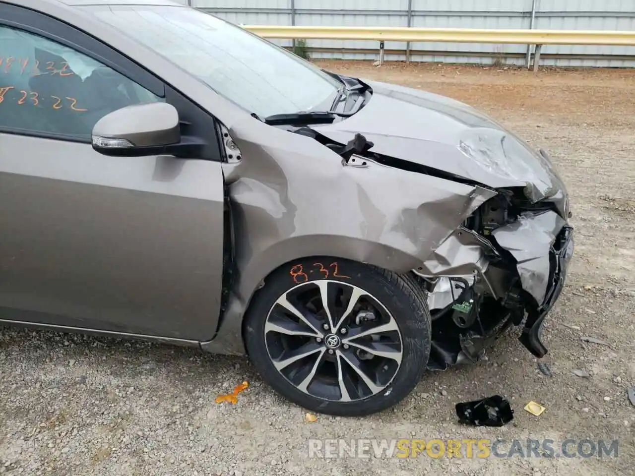 9 Photograph of a damaged car 2T1BURHE1KC197691 TOYOTA COROLLA 2019