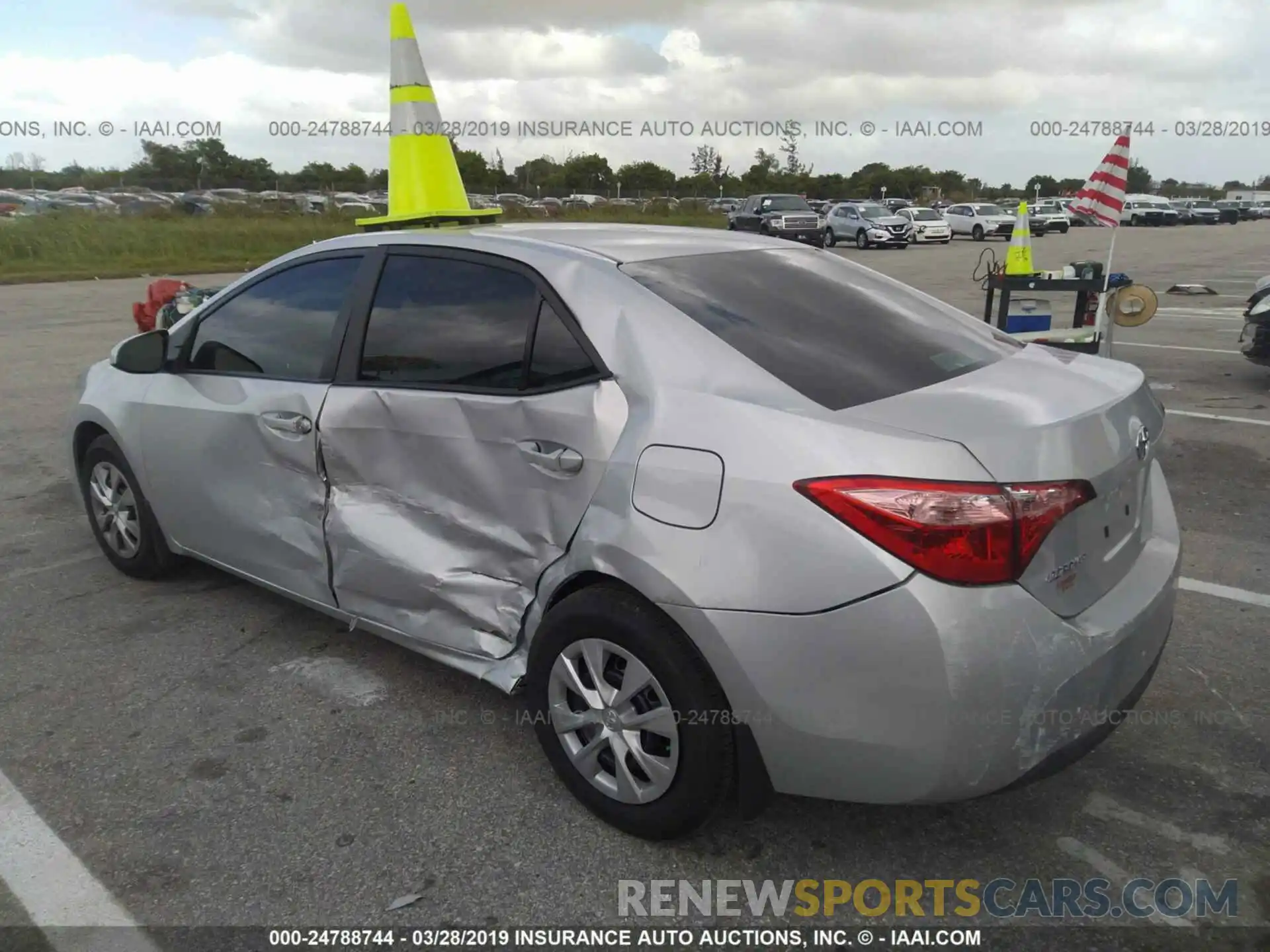 3 Photograph of a damaged car 2T1BURHE1KC200332 TOYOTA COROLLA 2019