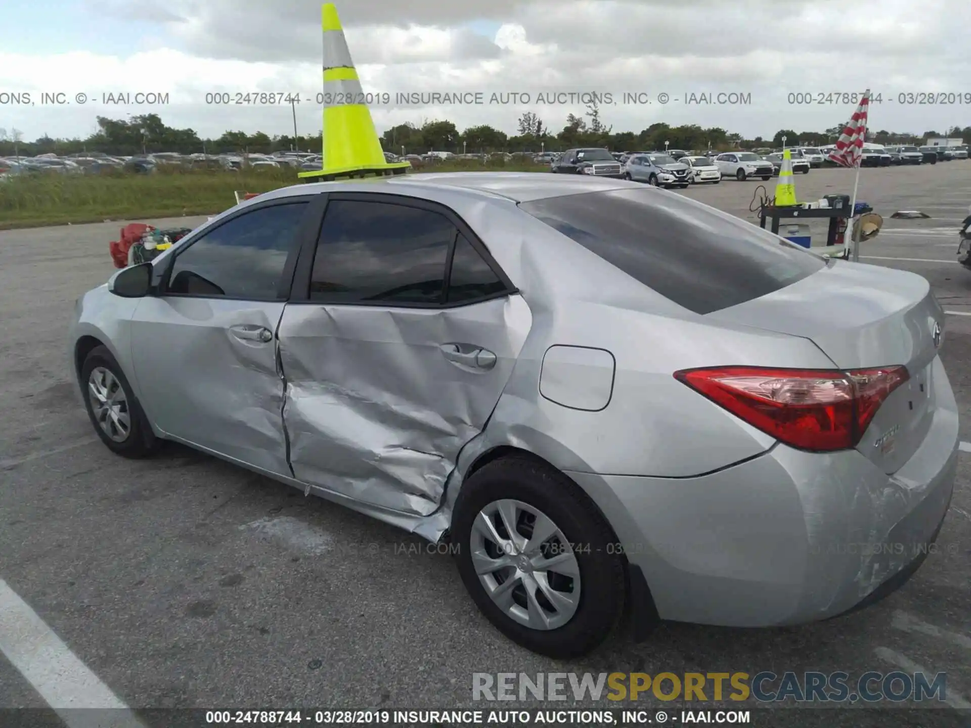 6 Photograph of a damaged car 2T1BURHE1KC200332 TOYOTA COROLLA 2019