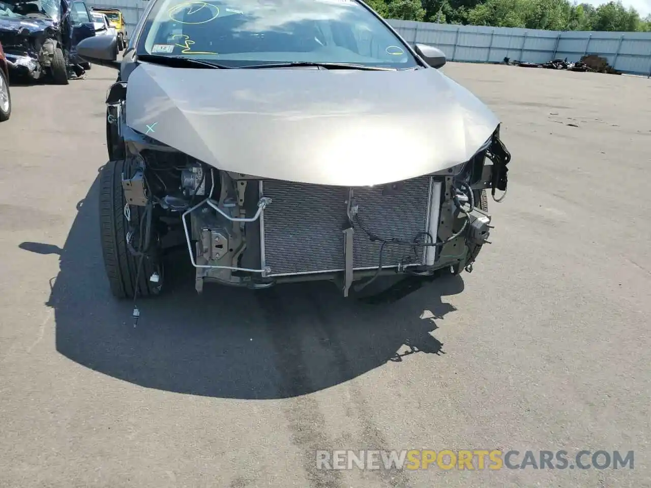 9 Photograph of a damaged car 2T1BURHE1KC201190 TOYOTA COROLLA 2019